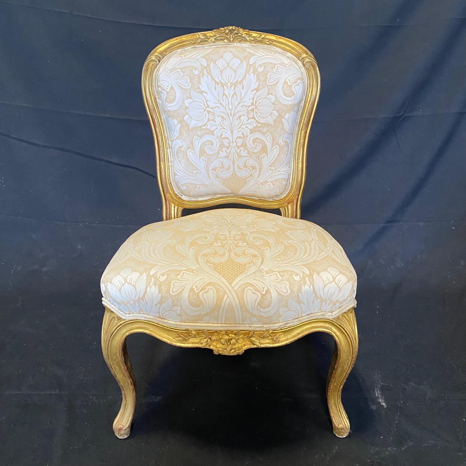 Elegantes Paar französischer Louis XV.-Sessel ohne Armlehne aus Gold im Angebot 1