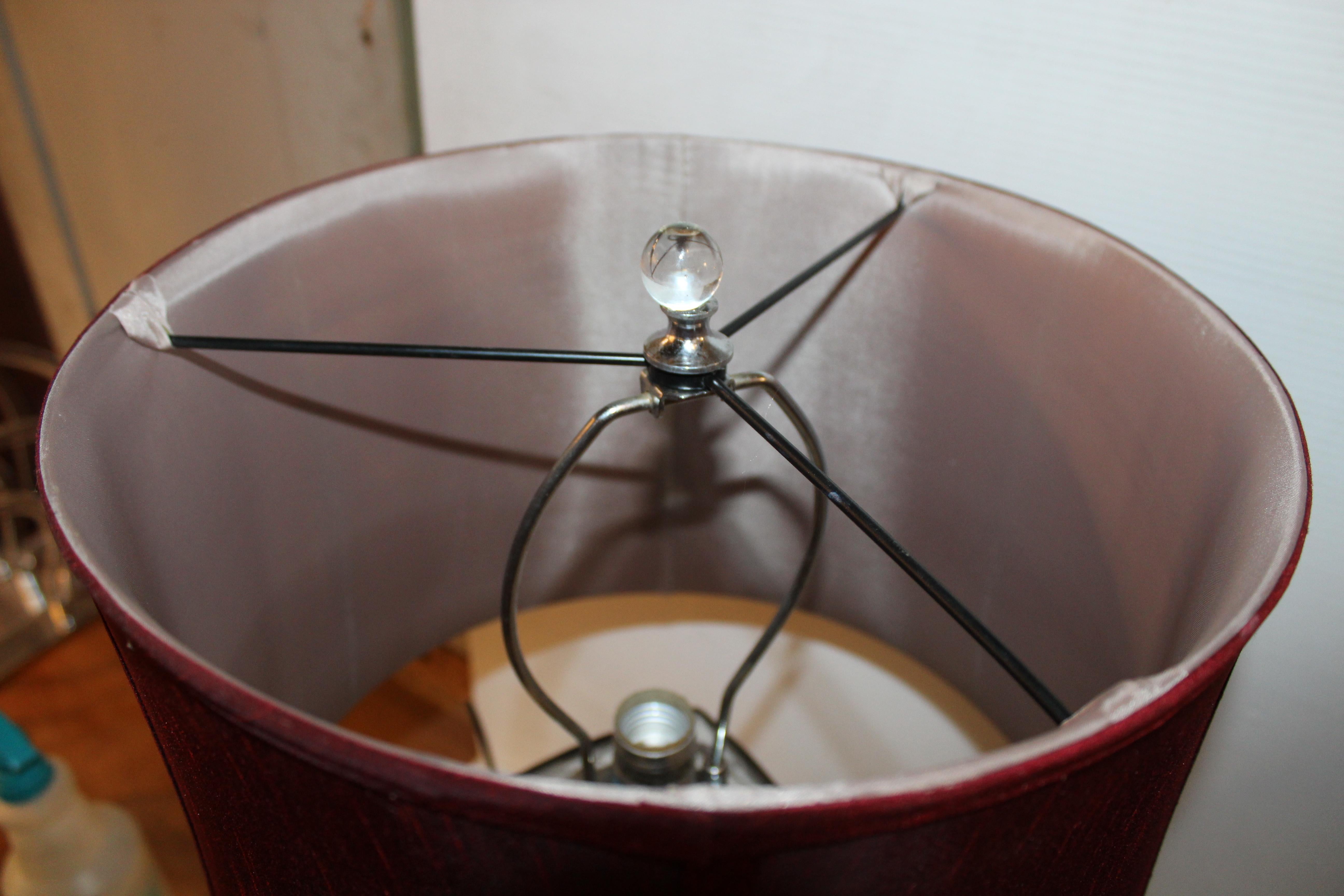 Elegante paire de lampes en verre en vente 11