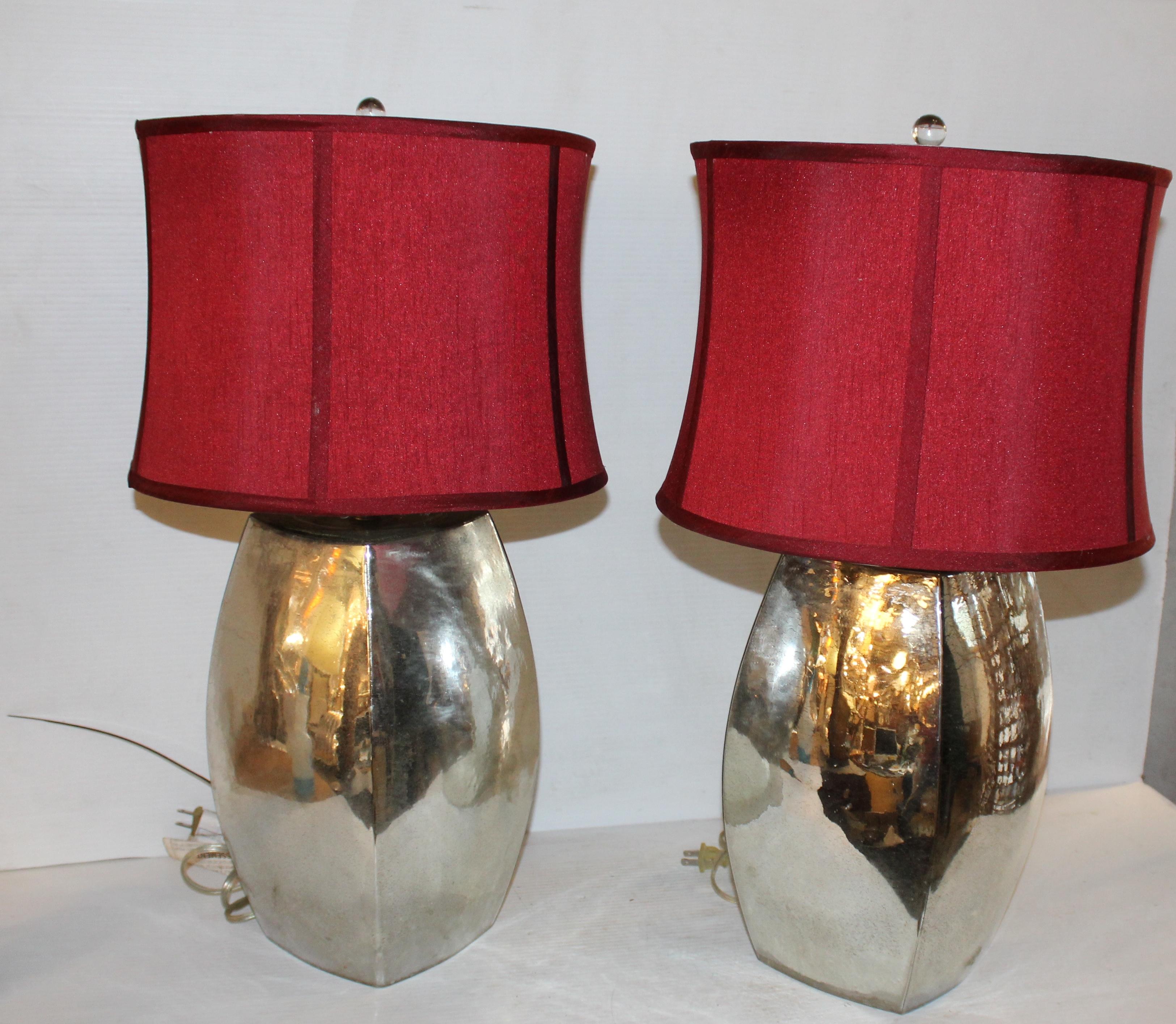 Verre Elegante paire de lampes en verre en vente