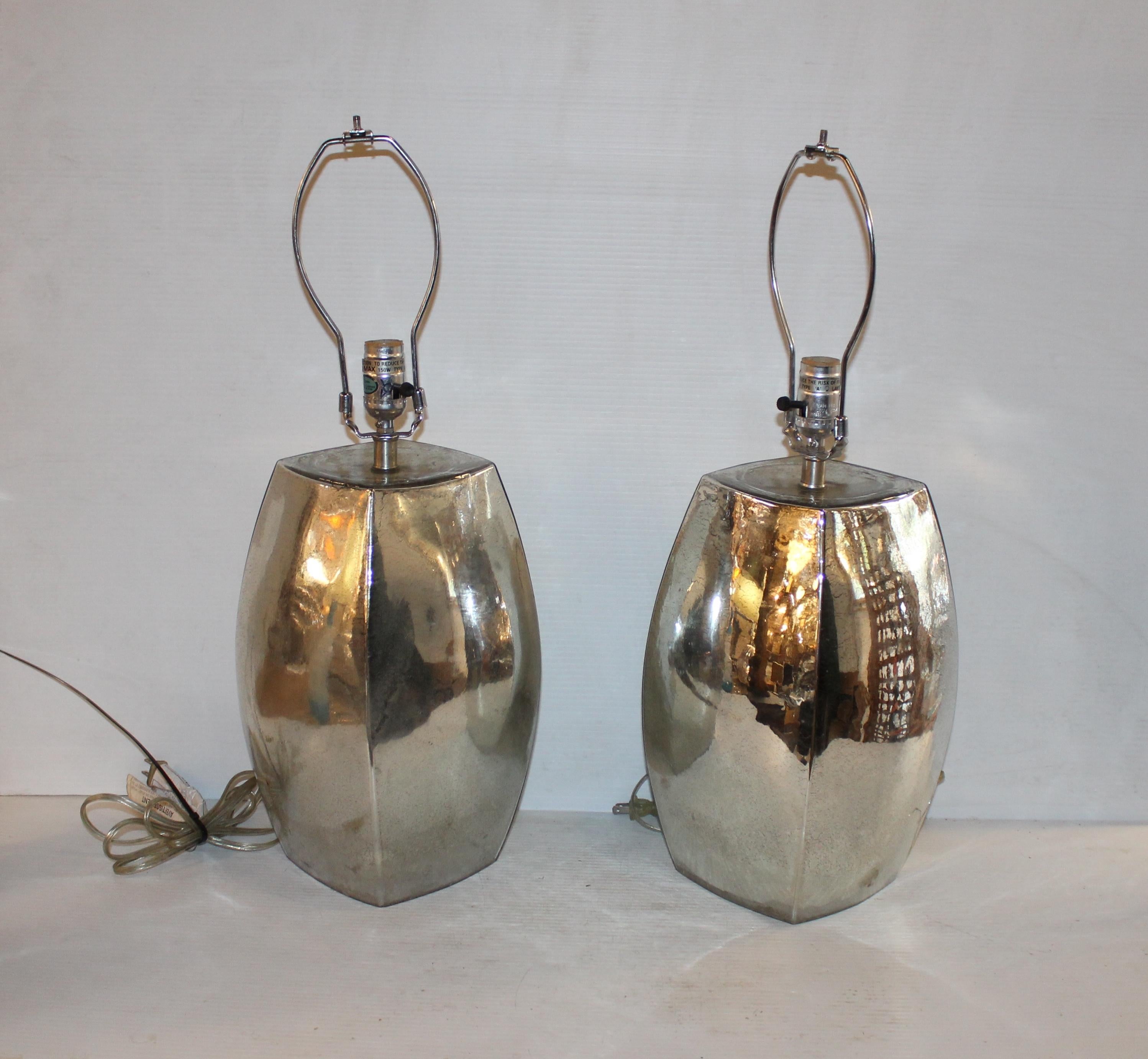 Elegante paire de lampes en verre en vente 1