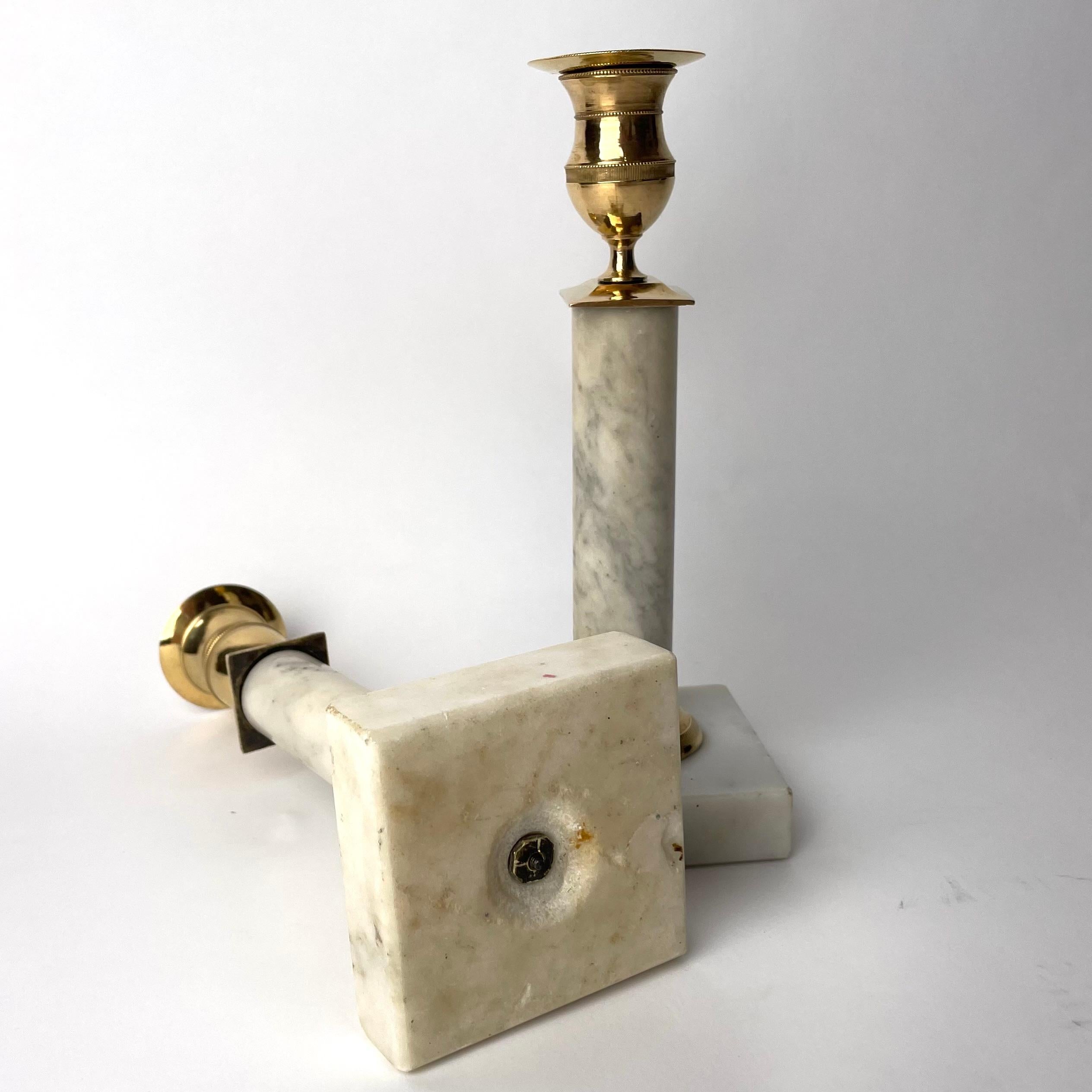 Elegant pair of Gustavian Carrara marble and Gilt brass Candlesticks from 1790s For Sale 2
