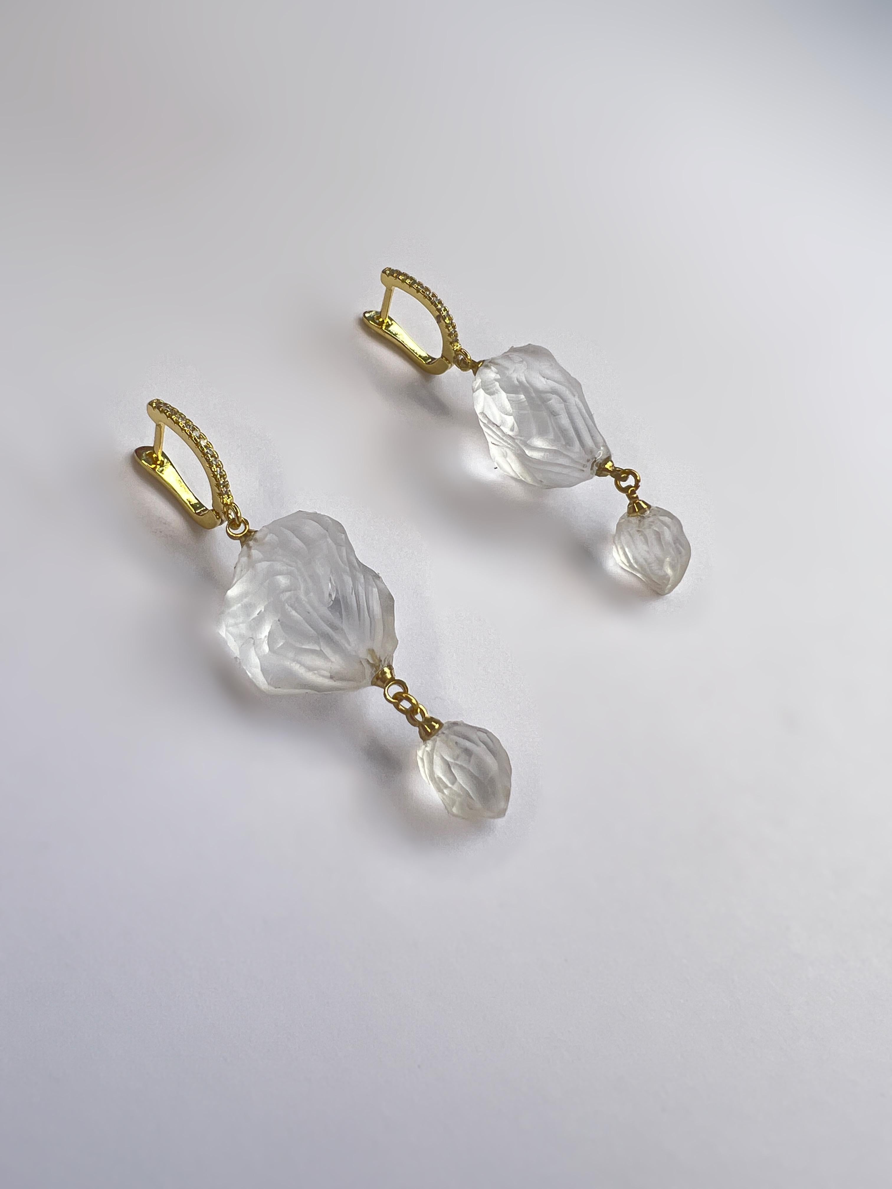Elegante par de plástico reciclado y refinado tallado a mano con cristales de Swarovski Artista en venta