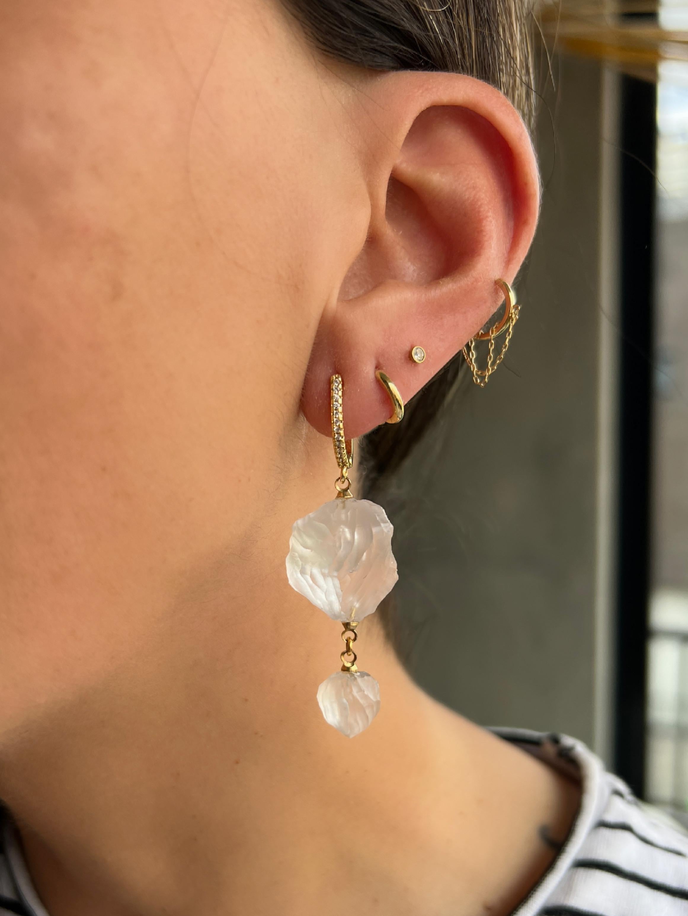 Elegante par de plástico reciclado y refinado tallado a mano con cristales de Swarovski en Nuevo estado para la venta en BOGOTÁ, CO