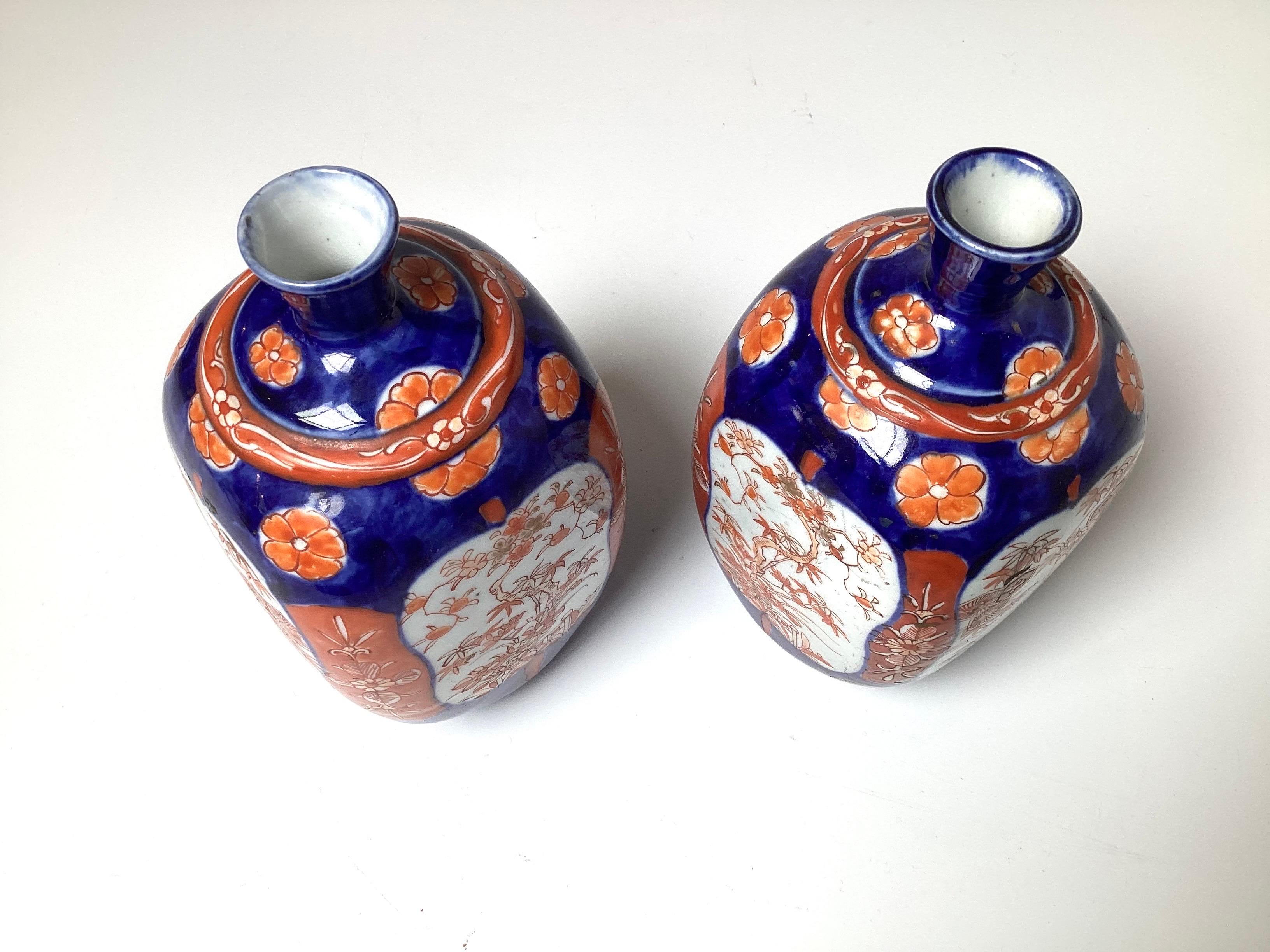 Late 19th Century Elegant Pair of Hand Painted Imari Vases, Meiji Perion, 1880's For Sale