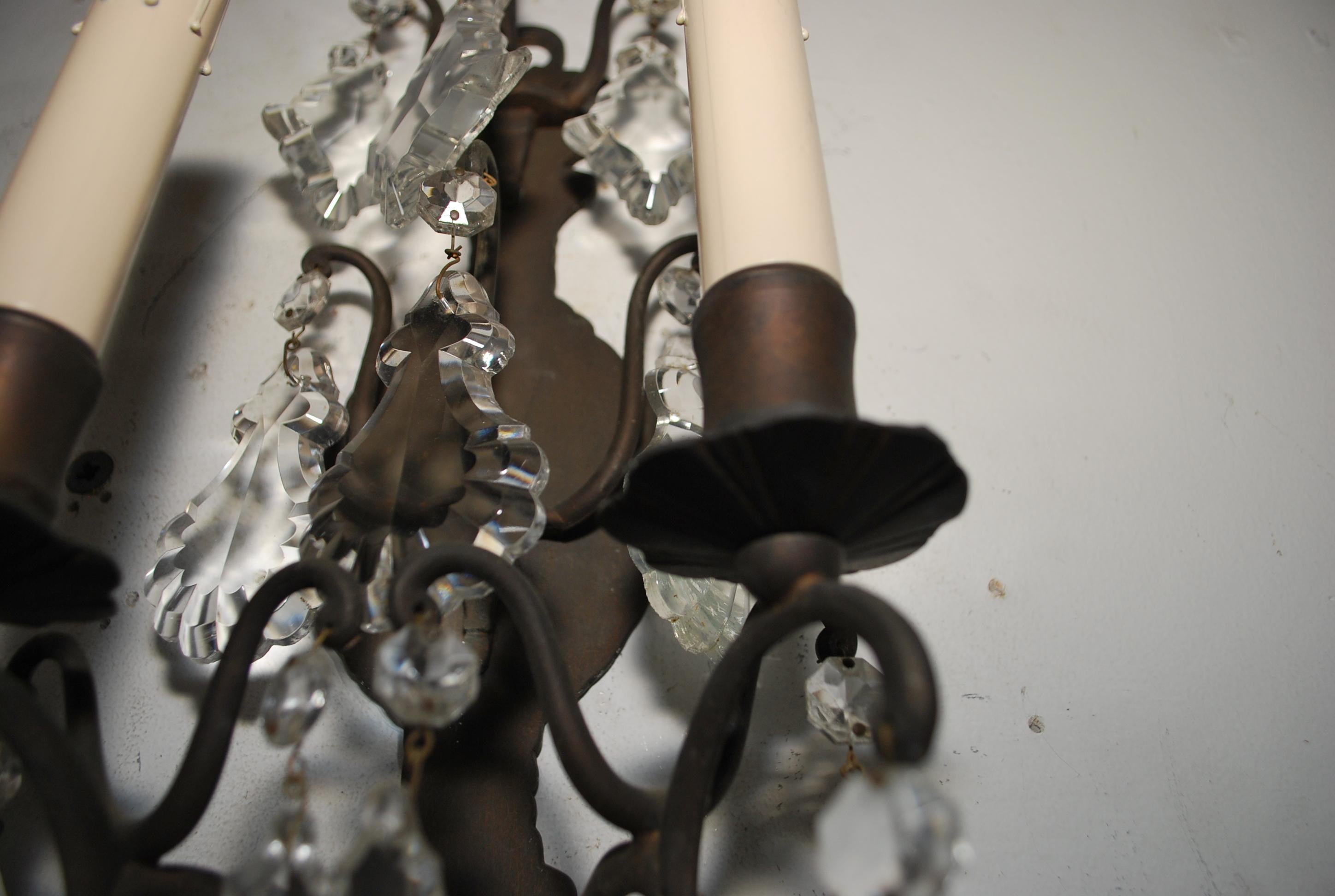 Elegant pair of  Italian  1920's bronze/crystals sconces For Sale 2