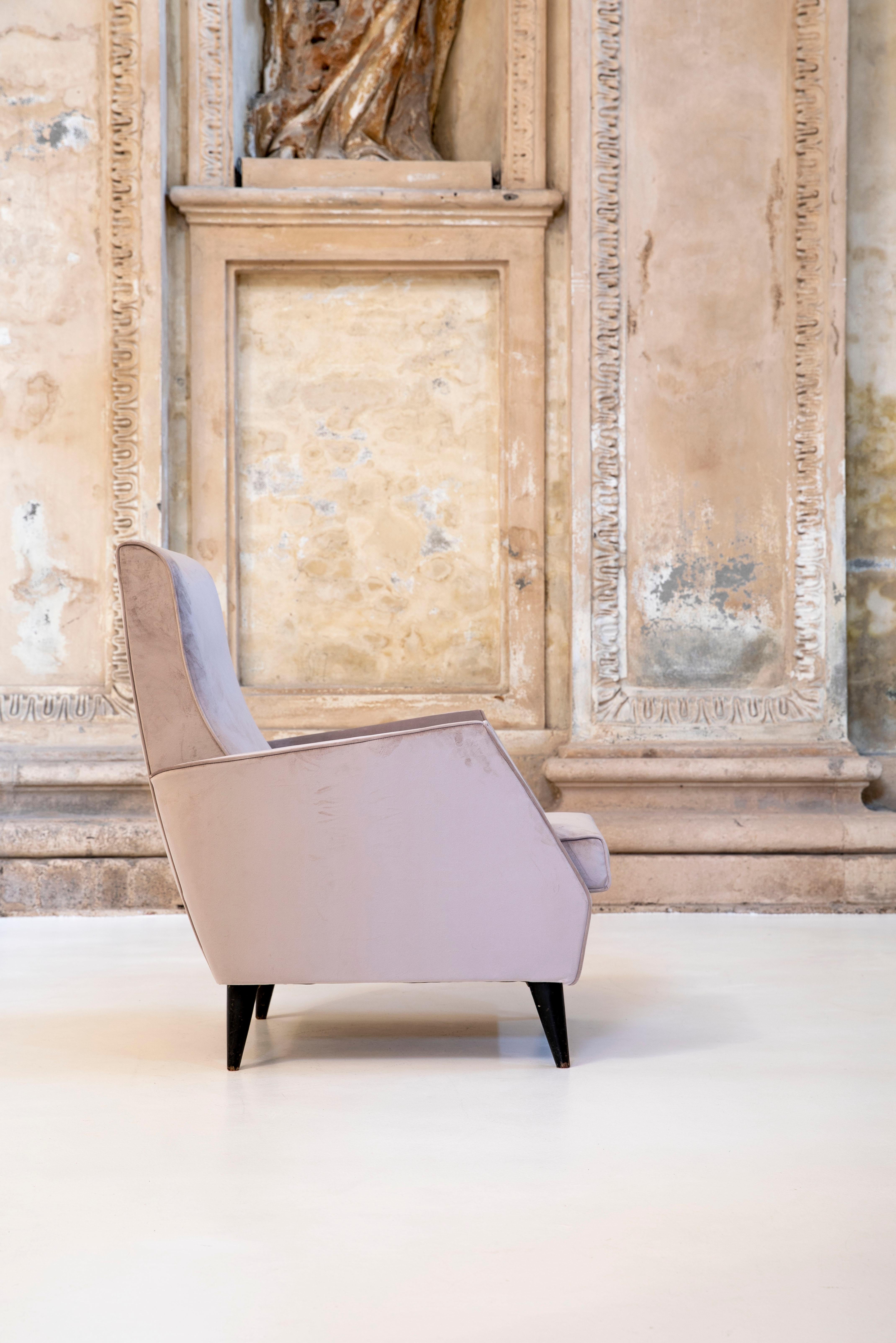 Italiano Elegante coppia di poltrone italiane in vendita