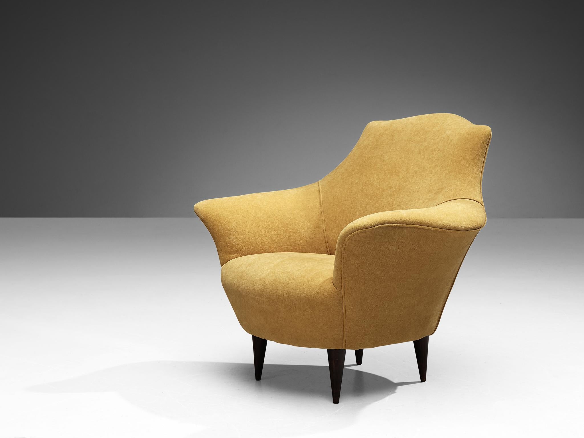 Mid-20th Century Elegant Pair of Italian Lounge Chairs in Yellow Velvet and Ash For Sale