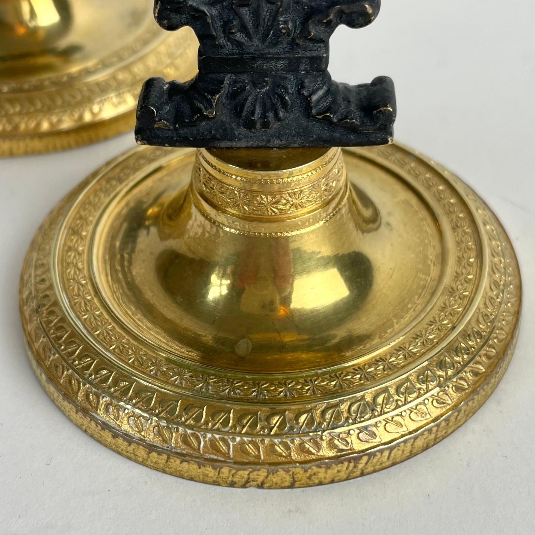 Elegant Pair of Karl Johan Candlesticks in Brass, Sweden c. 1820s In Good Condition For Sale In Knivsta, SE