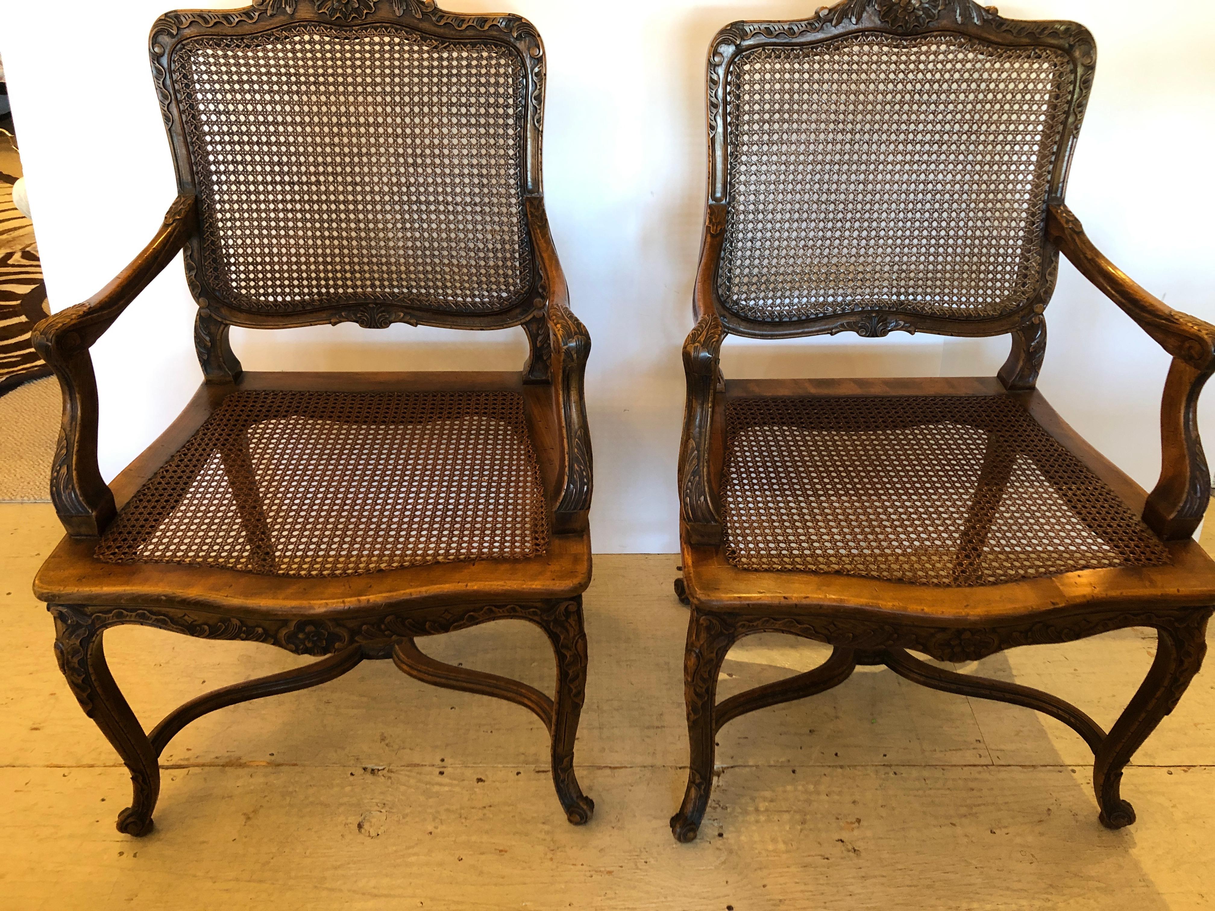 Elegant Pair of Large Carved Walnut French Fauteuil Armchairs 1