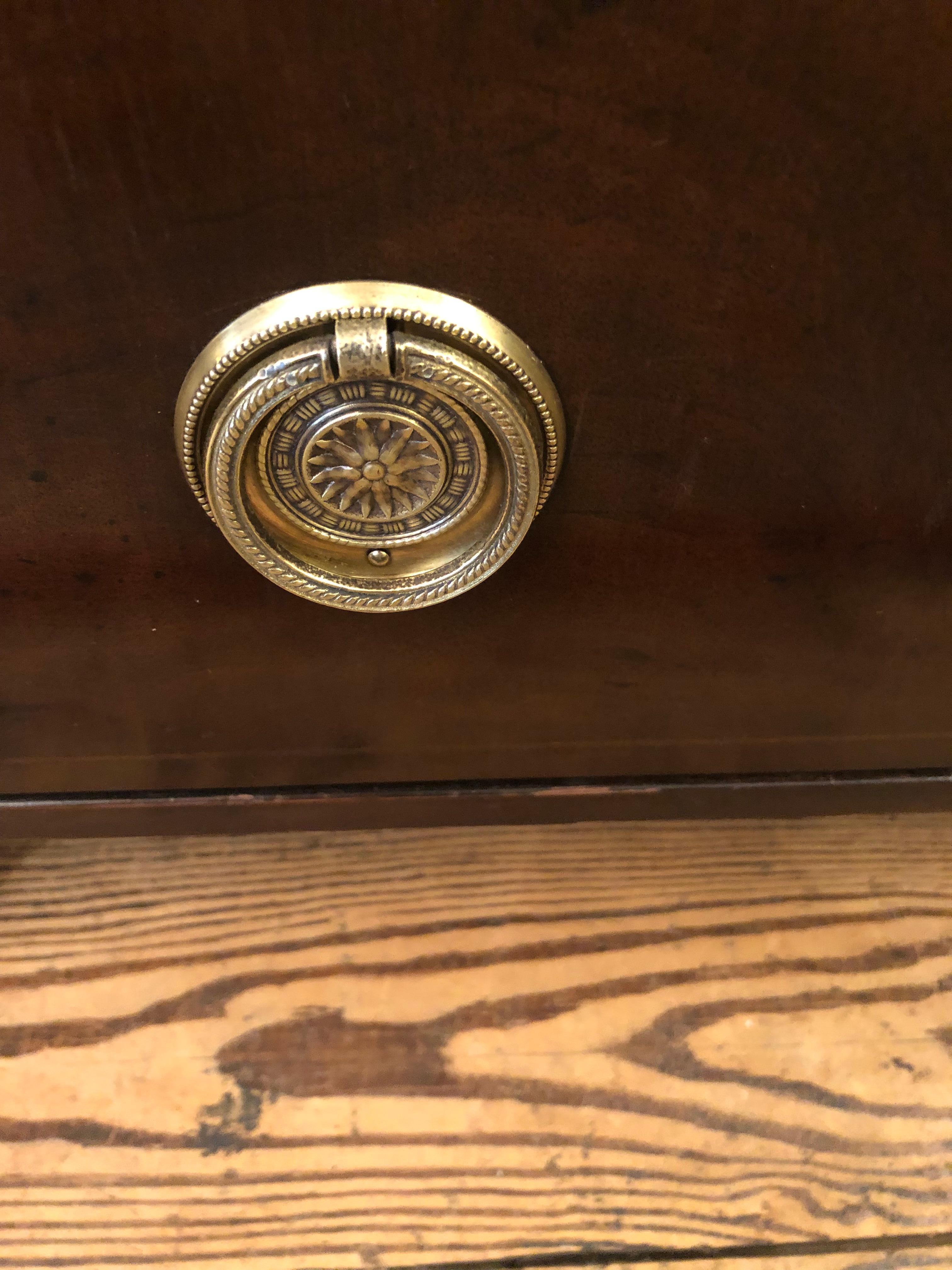 Elegant Pair of Large Square Mahogany End Tables or Night Stands In Good Condition In Hopewell, NJ