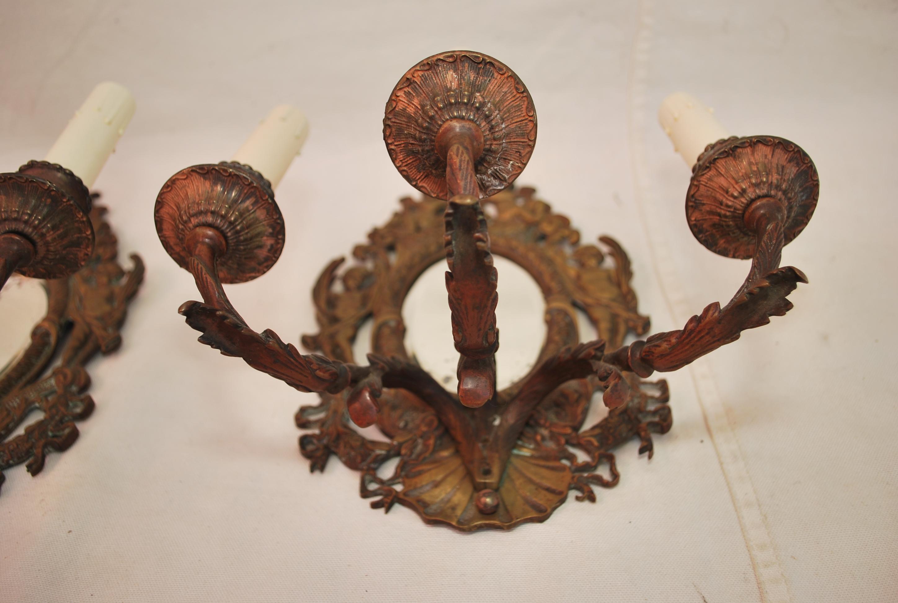 Elegante pareja de candelabros franceses de bronce de finales del siglo XIX Bronce en venta