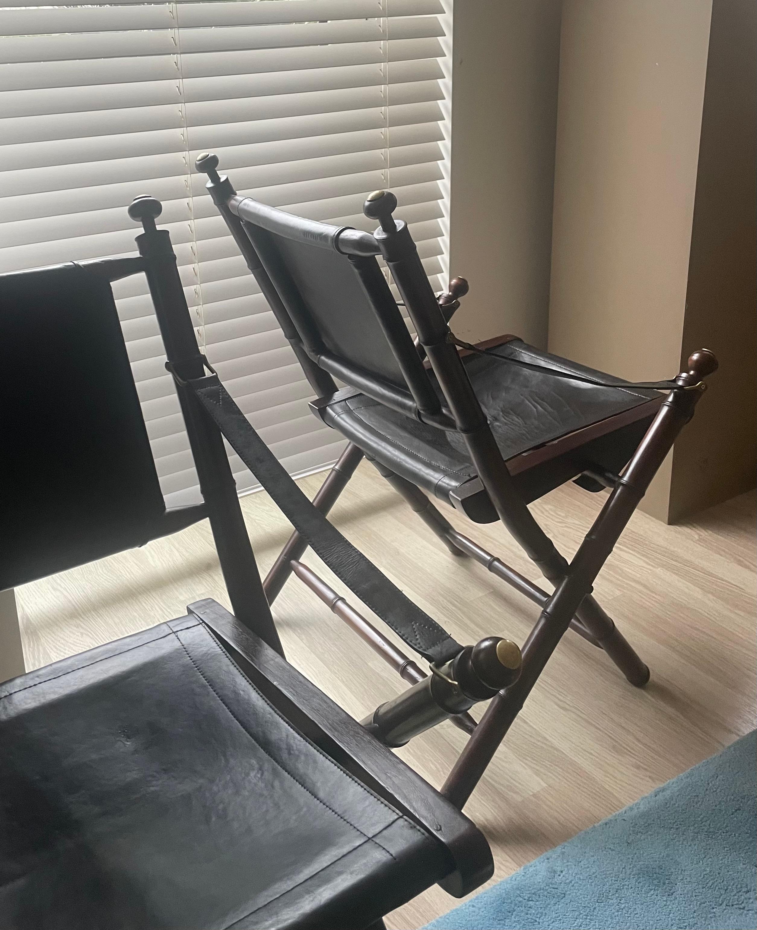 Paire de chaises pliantes en cuir et en faux bambou attribuées à la Maison Jansen. en vente 8