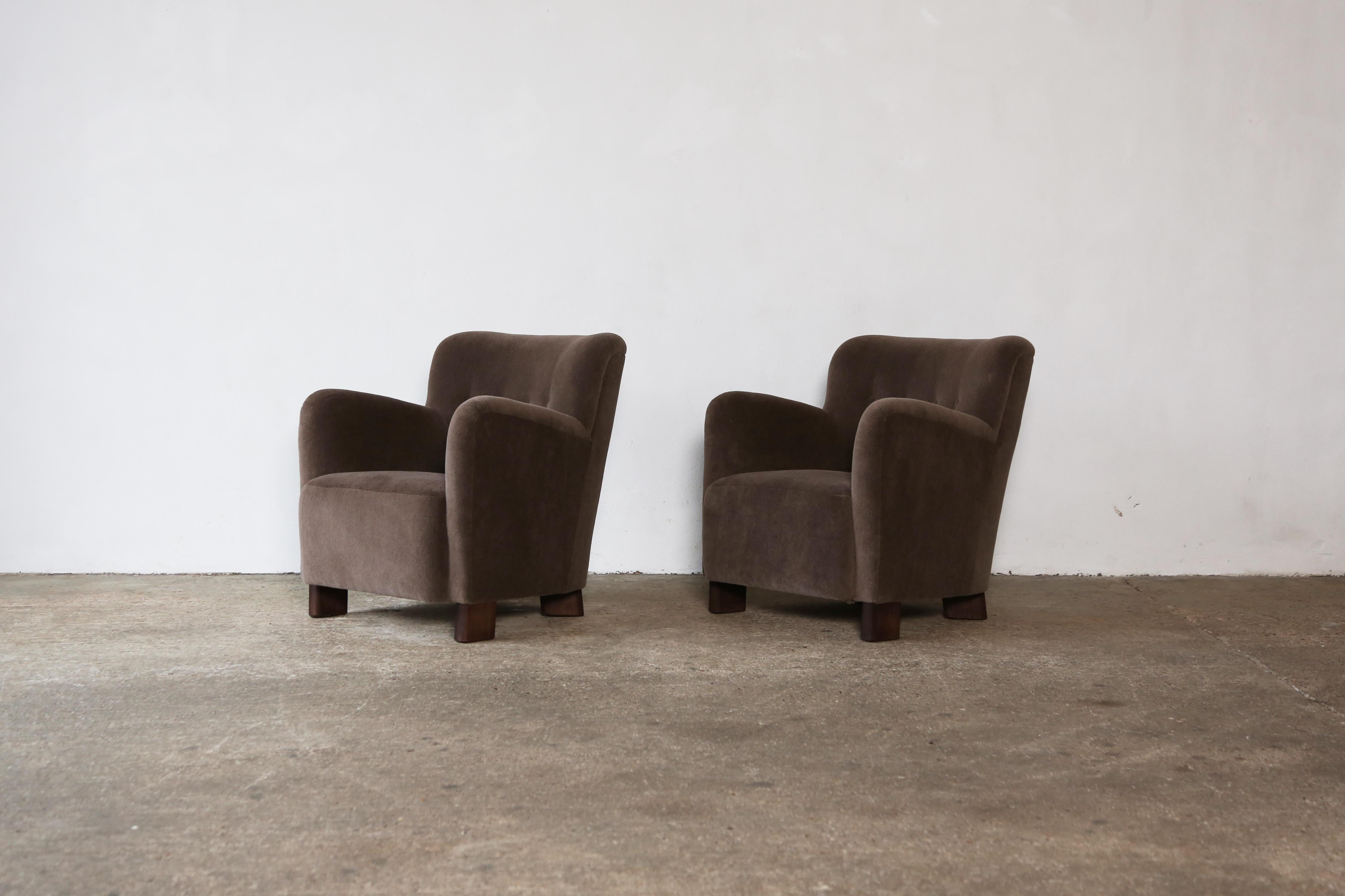 Scandinavian Modern Elegant Pair of Lounge Chairs, Upholstered in Deep Brown Pure Alpaca For Sale