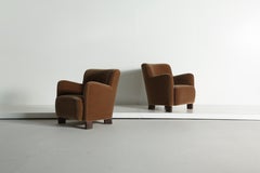 Elegantes Paar Loungesessel, bezogen mit goldbraunem reinem Mohair