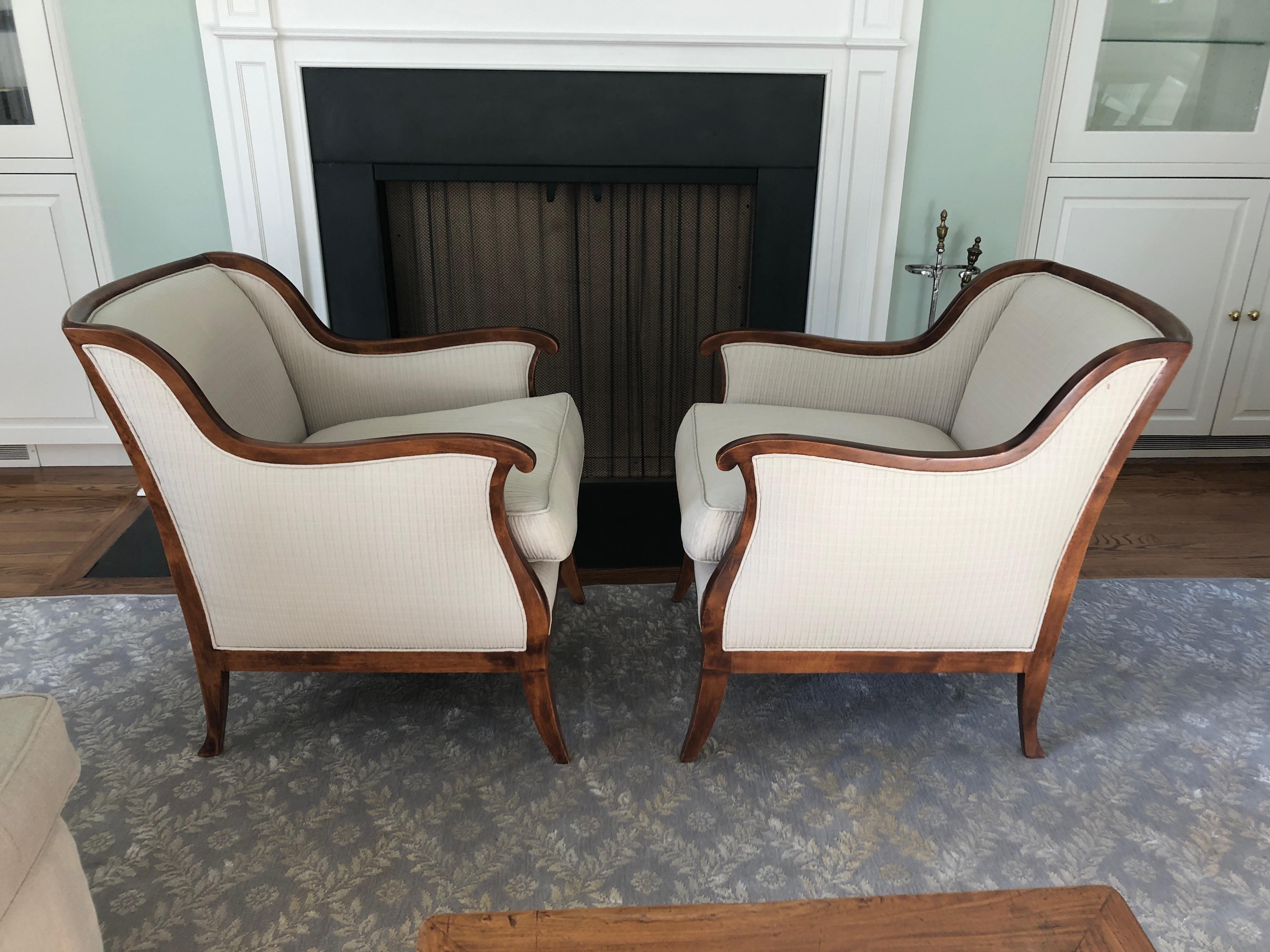 Elegant Pair of Mahogany and Upholstered French Vintage Club Chairs (Polster)