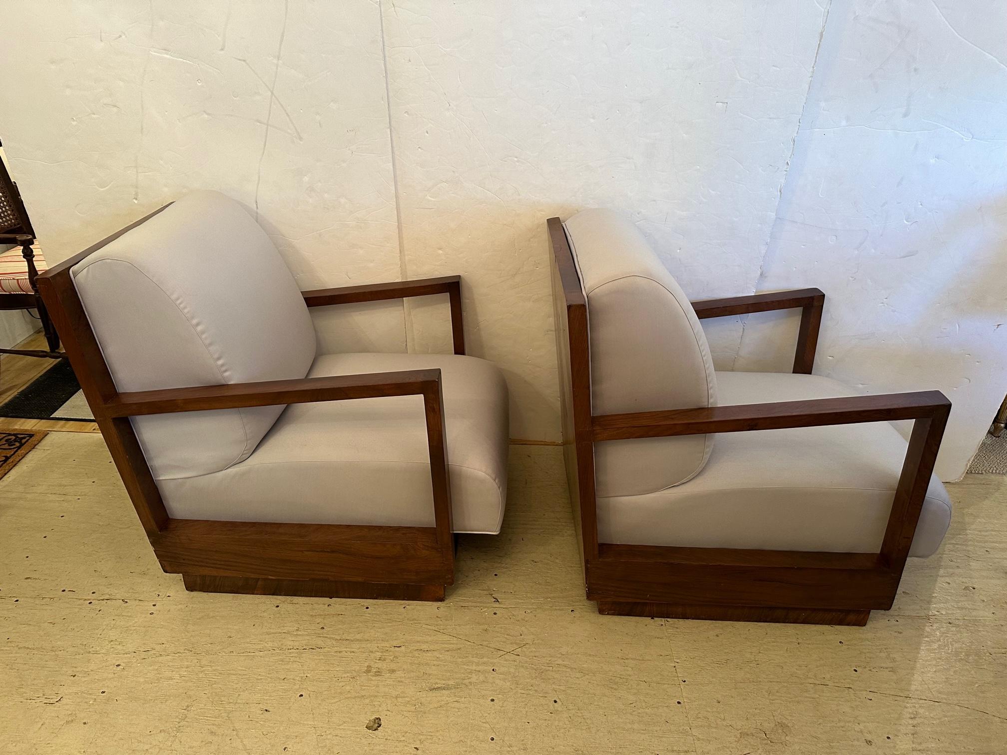 Elegant Pair of Mahogany & Upholstered Art Deco Vintage French Club Chairs In Good Condition For Sale In Hopewell, NJ