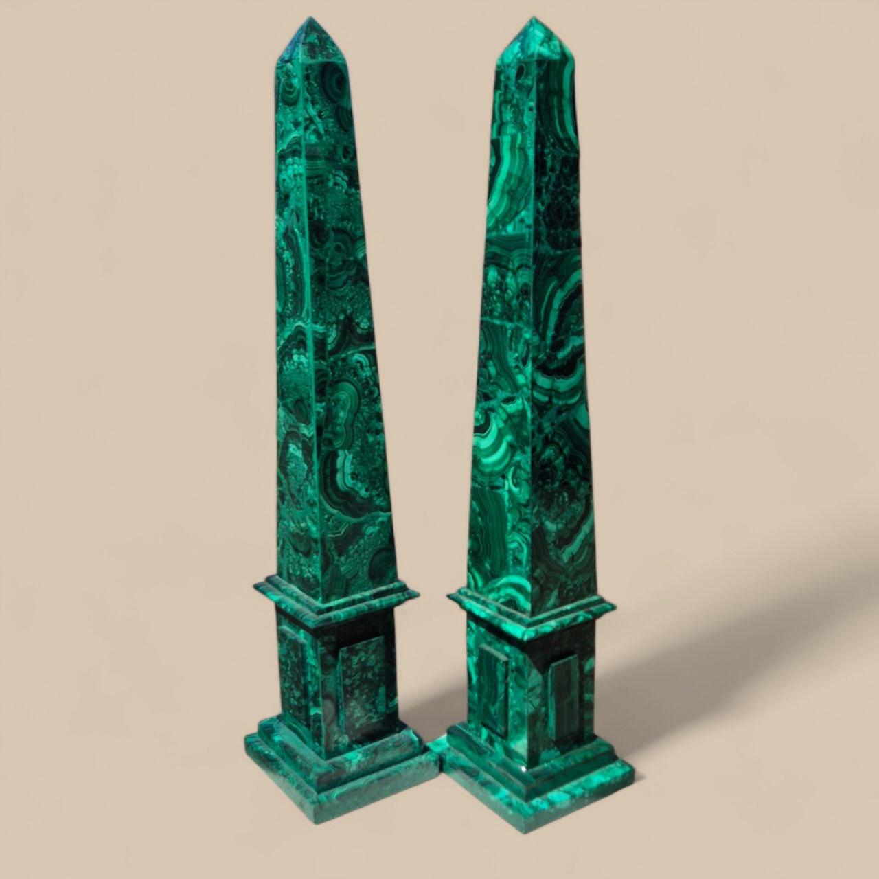 Elegant pair of malachite obelisks, 60 cm high, 19th century For Sale 4