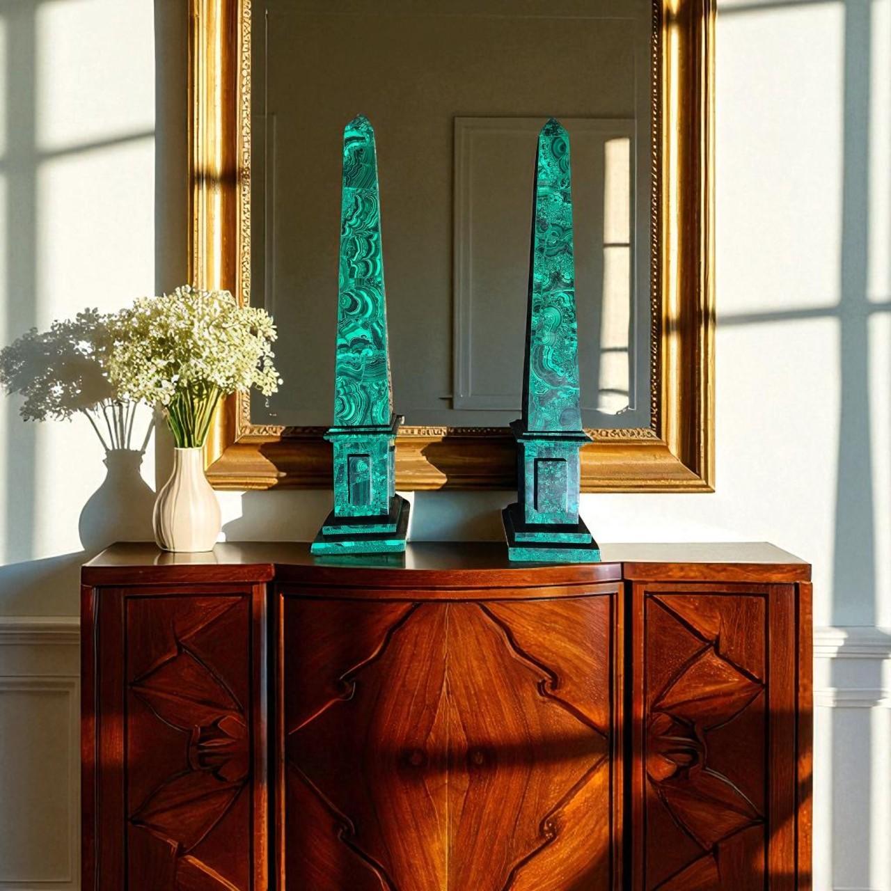 Napoleon III Elegant pair of malachite obelisks, 60 cm high, 19th century For Sale
