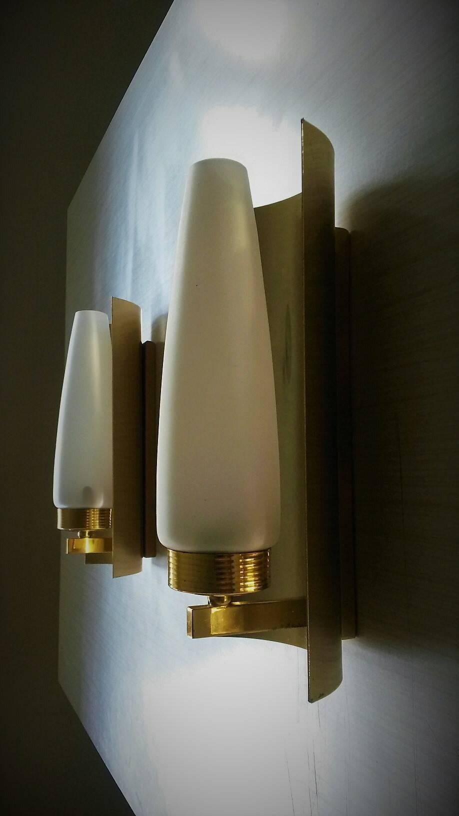 Brass Elegant Pair of Mid-Century Modern French Sconces by Maison Arlus For Sale