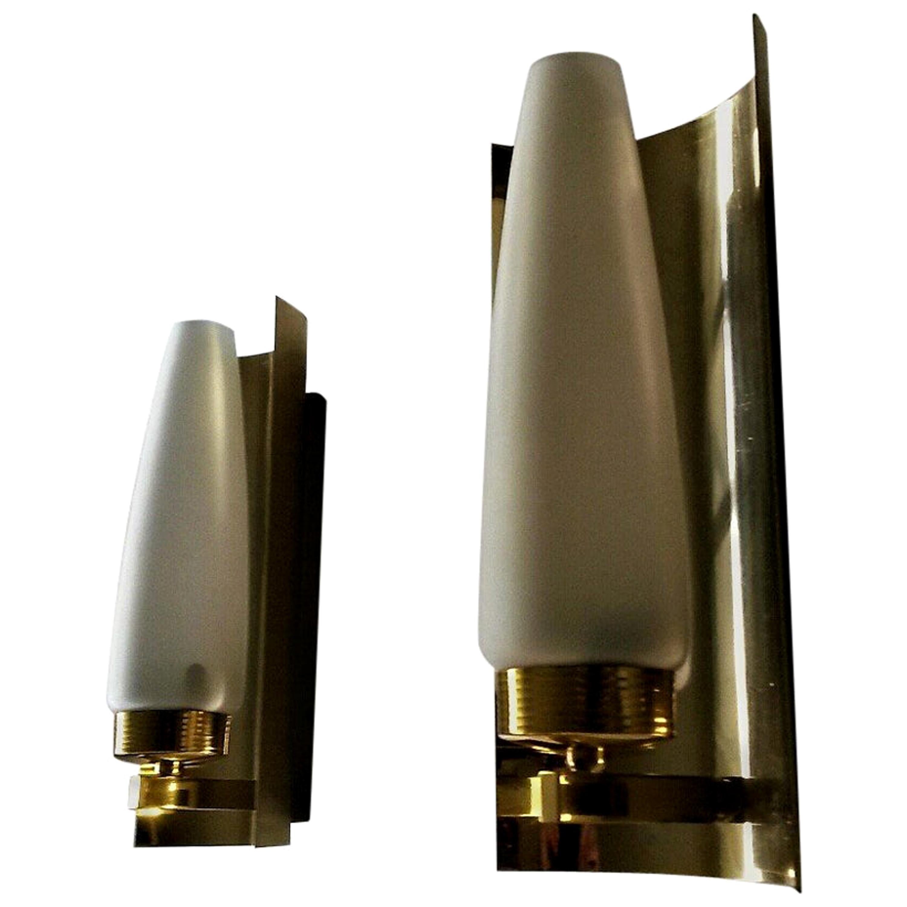 Elegant Pair of Mid-Century Modern French Sconces by Maison Arlus For Sale