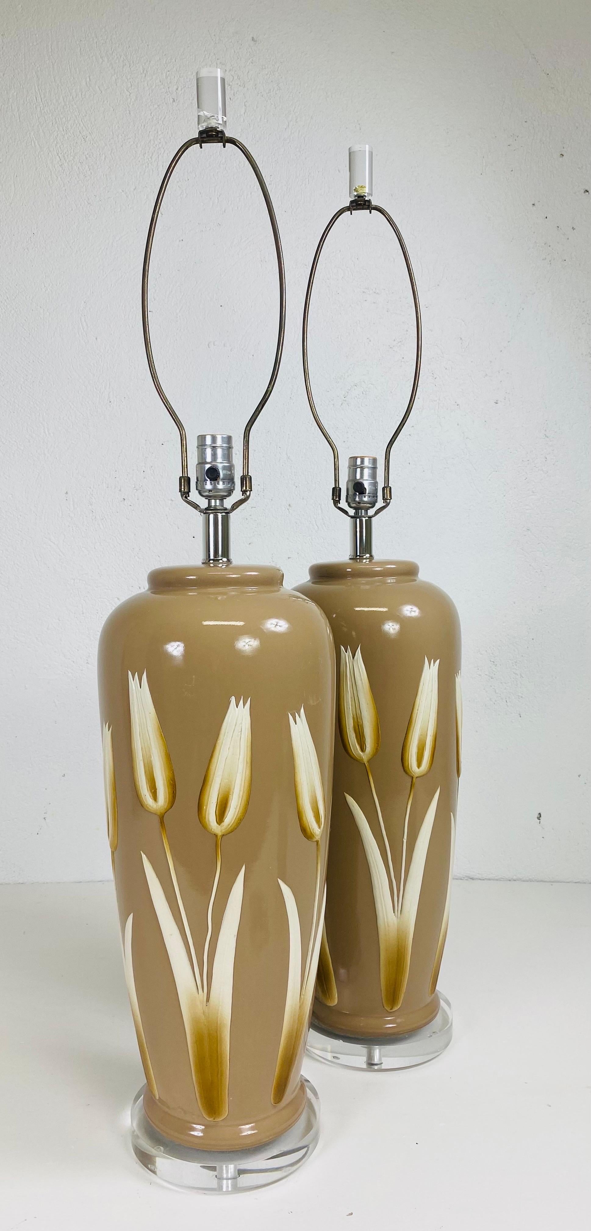 Elegant pair of mid century pottery table lamps/ pair In Good Condition For Sale In Allentown, PA
