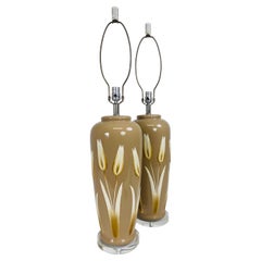 Elegante pareja de lámparas de sobremesa de cerámica de mediados de siglo/ pareja