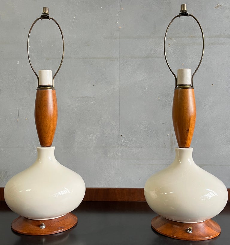 Elegant Pair of Midcentury Ceramic Table Lamps For Sale at 1stDibs