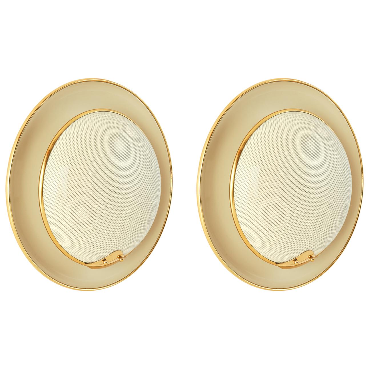 Elegante coppia di lampade moderniste con schermo perforato, Francia, circa 1960