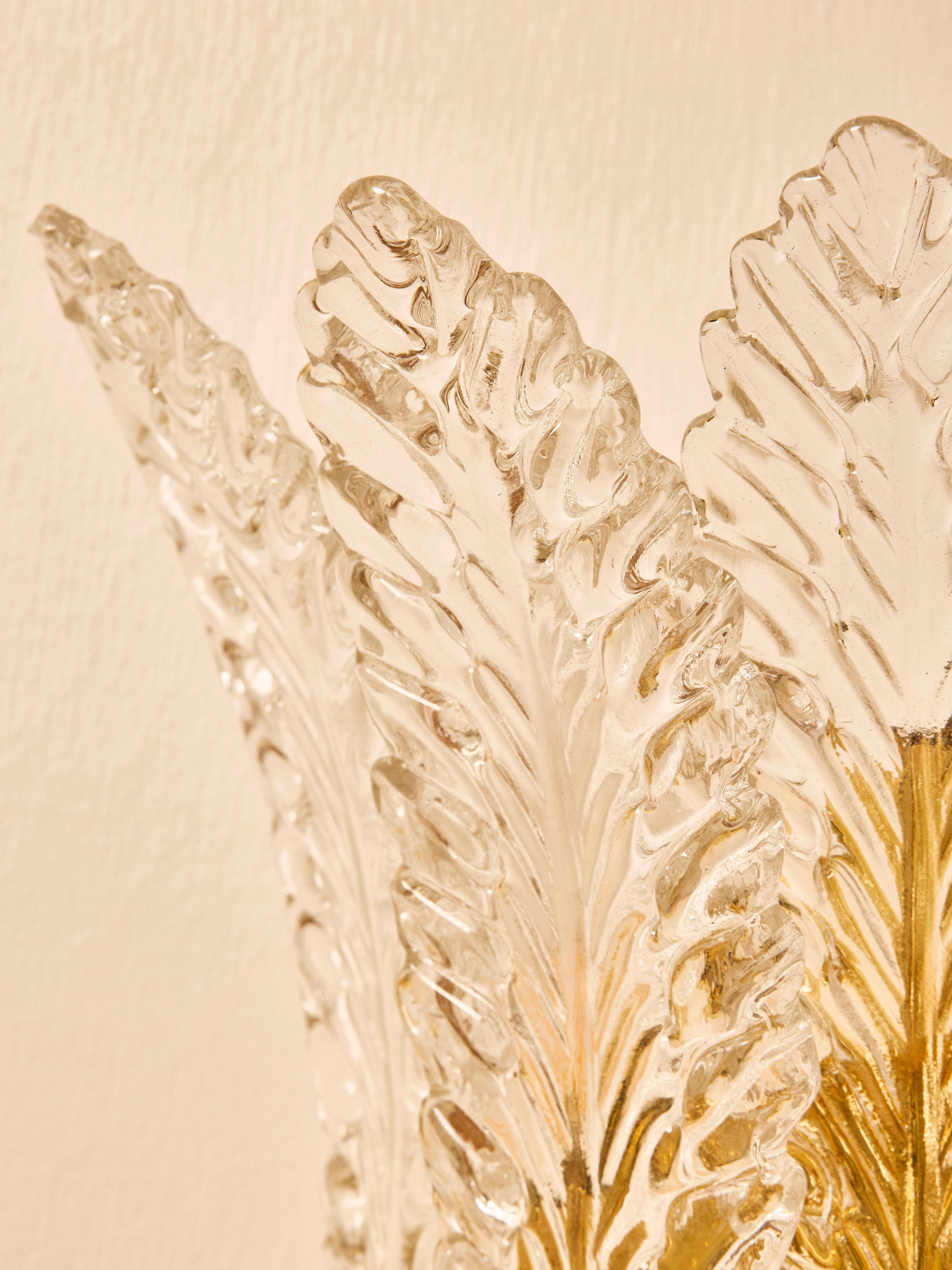 Contemporary Elegant pair of Murano glass sconces For Sale