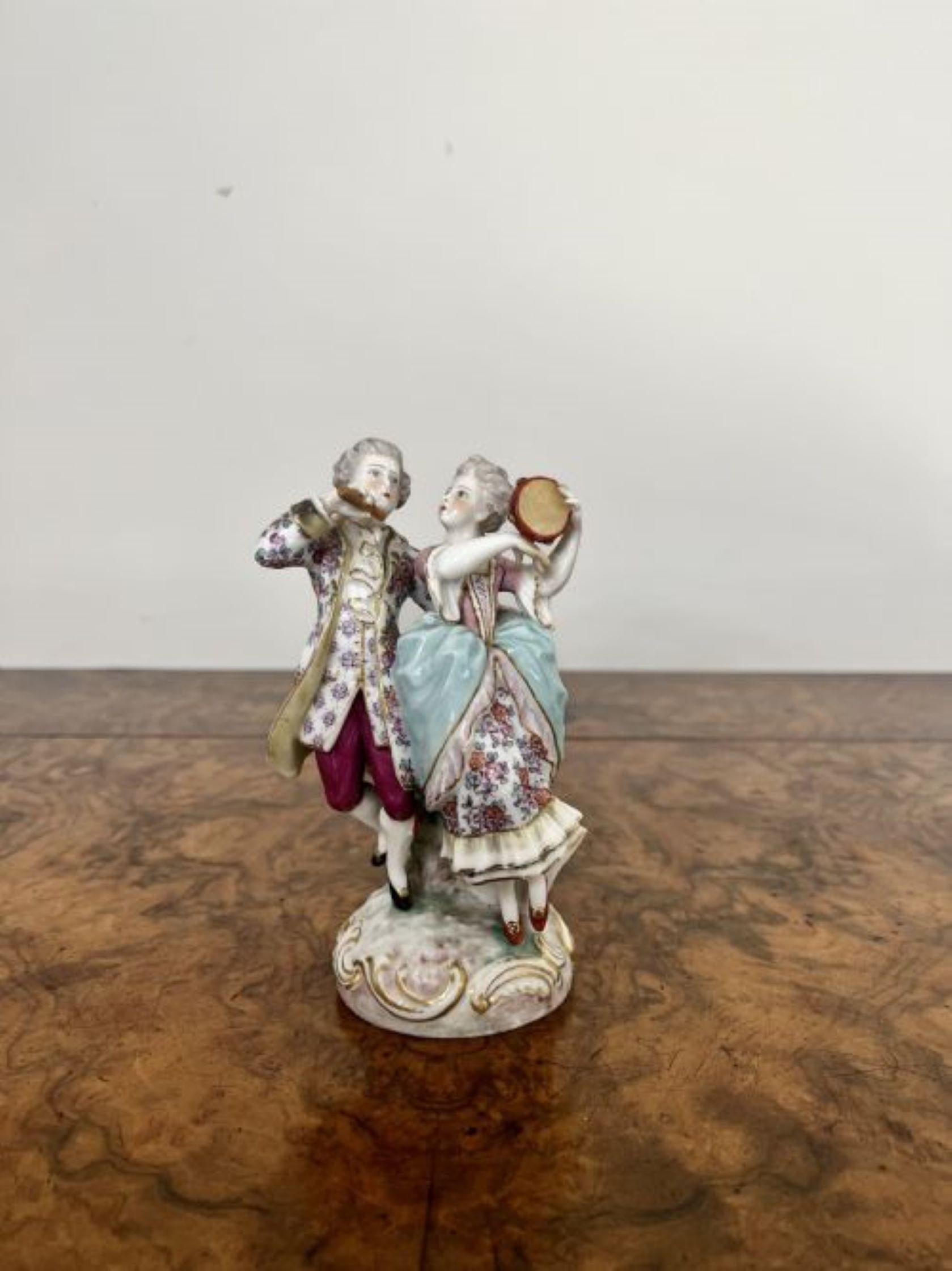 Elegant pair of quality antique 19th century porcelain Meissen figurines  In Good Condition For Sale In Ipswich, GB