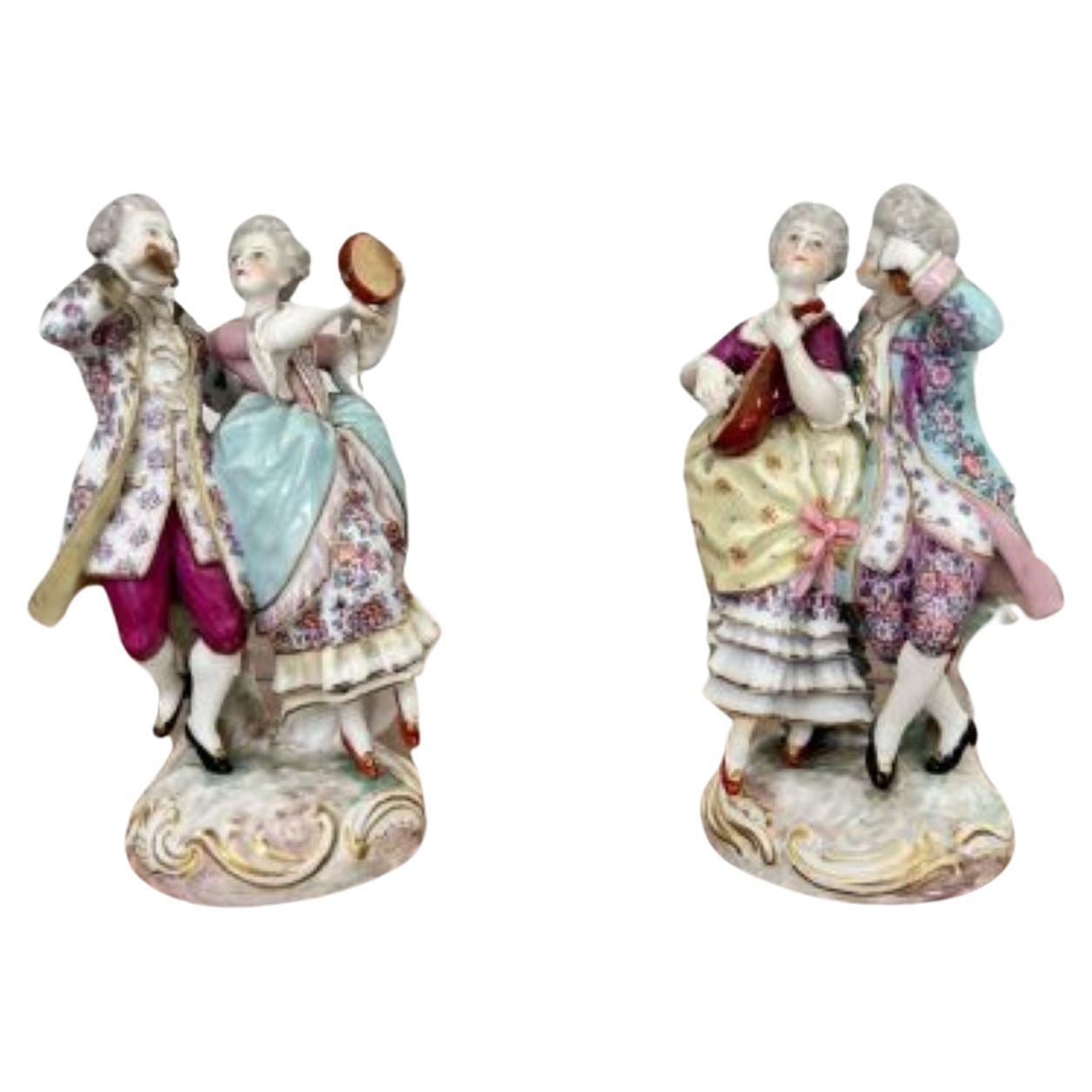 Elegance paire de figurines anciennes de qualité en porcelaine de Meissen Porcelain du 19e siècle 