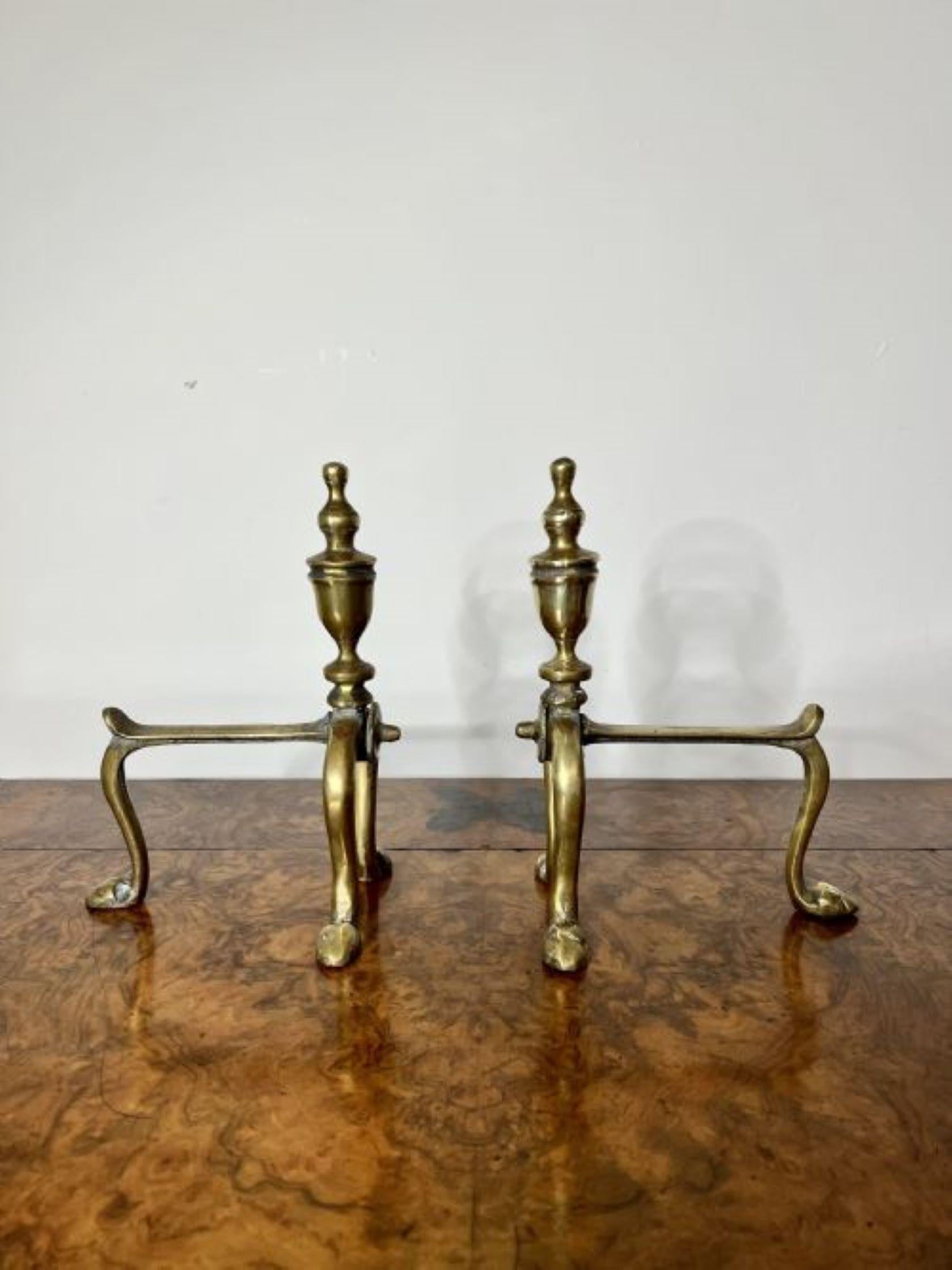 Elegant pair of quality antique Victorian brass fire dogs  In Good Condition For Sale In Ipswich, GB