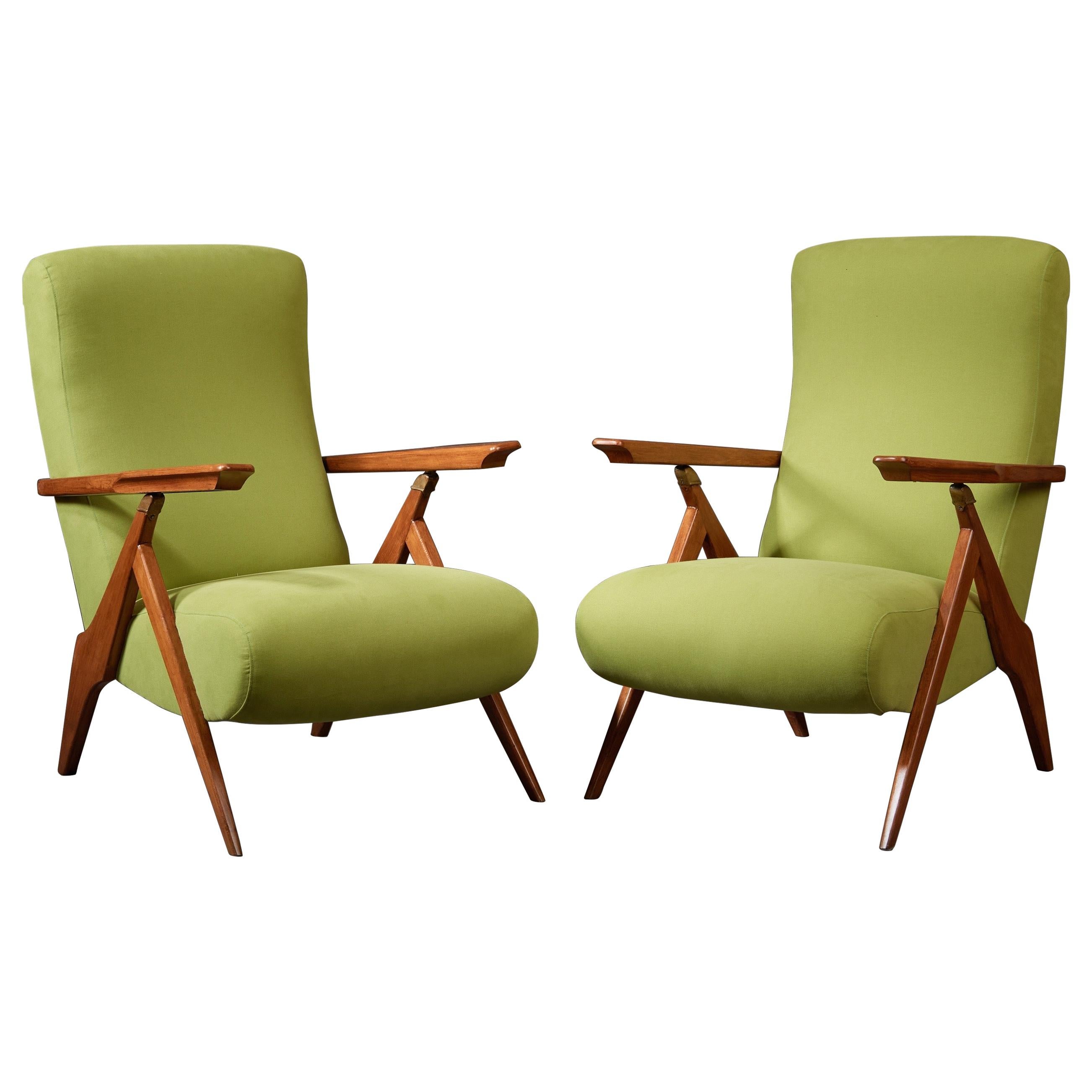 Elegant Pair of Reclining Green Armchairs in Fruitwood and Brass, Italy 1950s