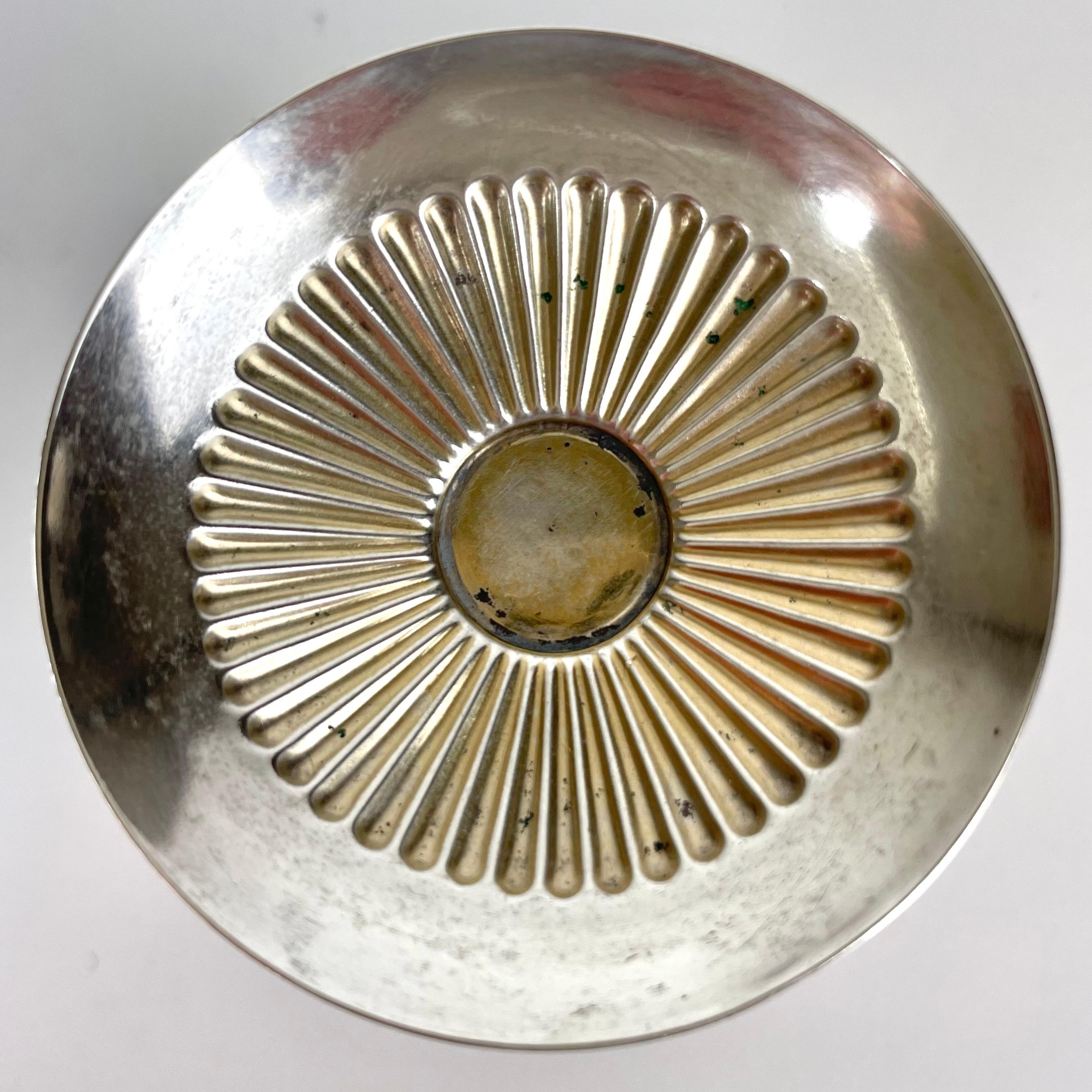 Elegant pair of Salt Cellars in Silver from GAB. Empire style in 1909 For Sale 2
