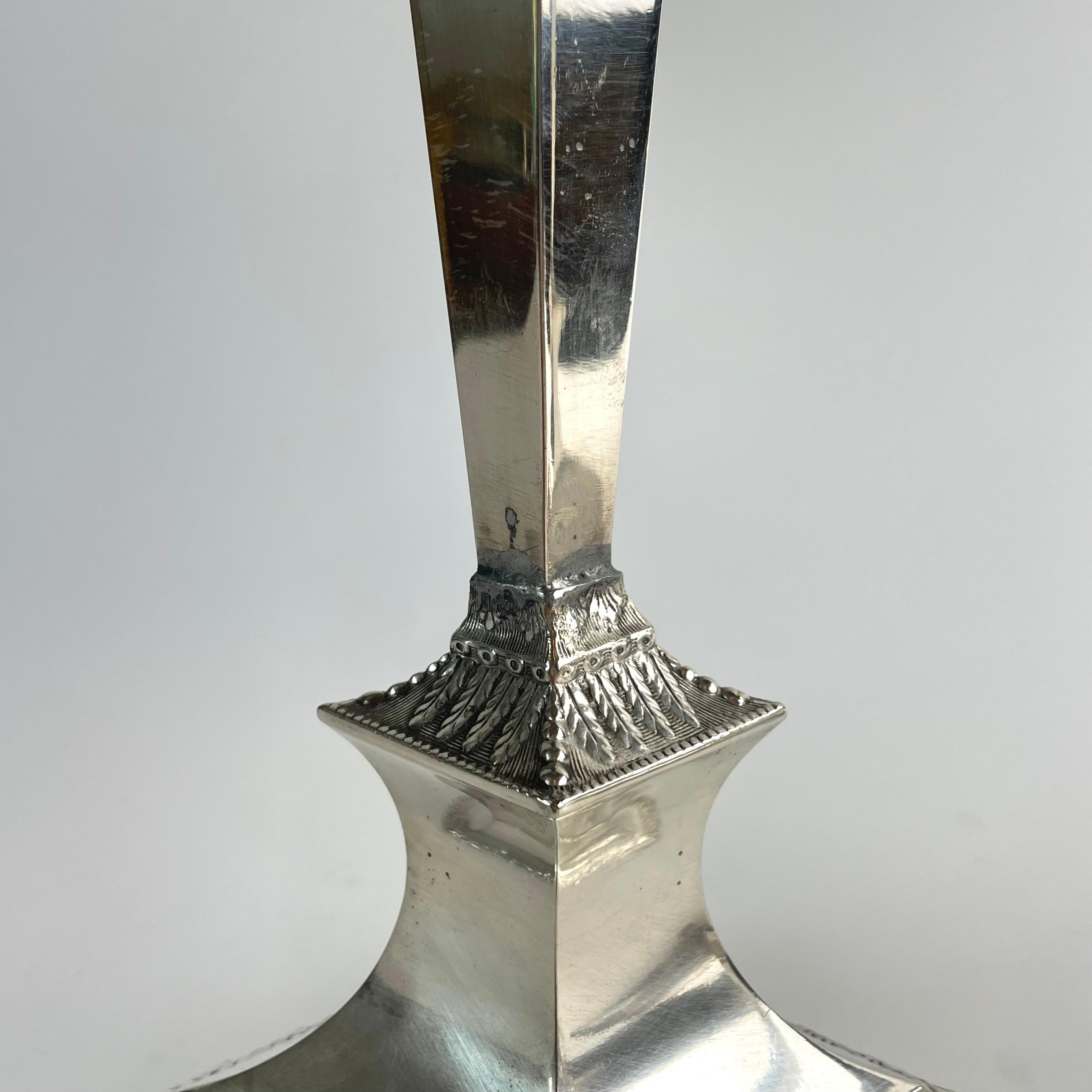 Elegant Pair of Silver-Plated Candelabra, England c. 1820, Regency For Sale 1