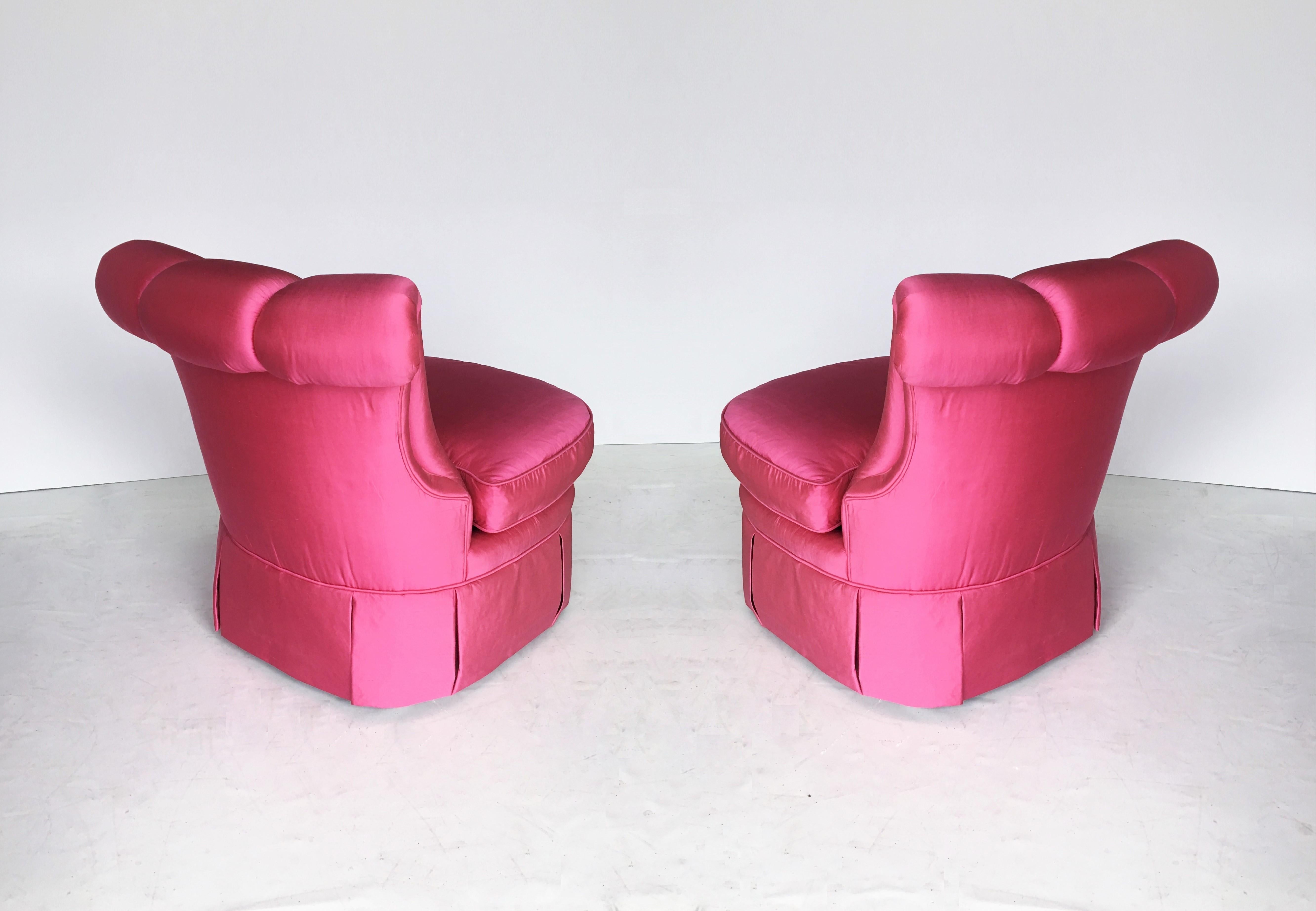 Hollywood Regency Elegant Pair of Slipper Chairs in Pink Silk For Sale