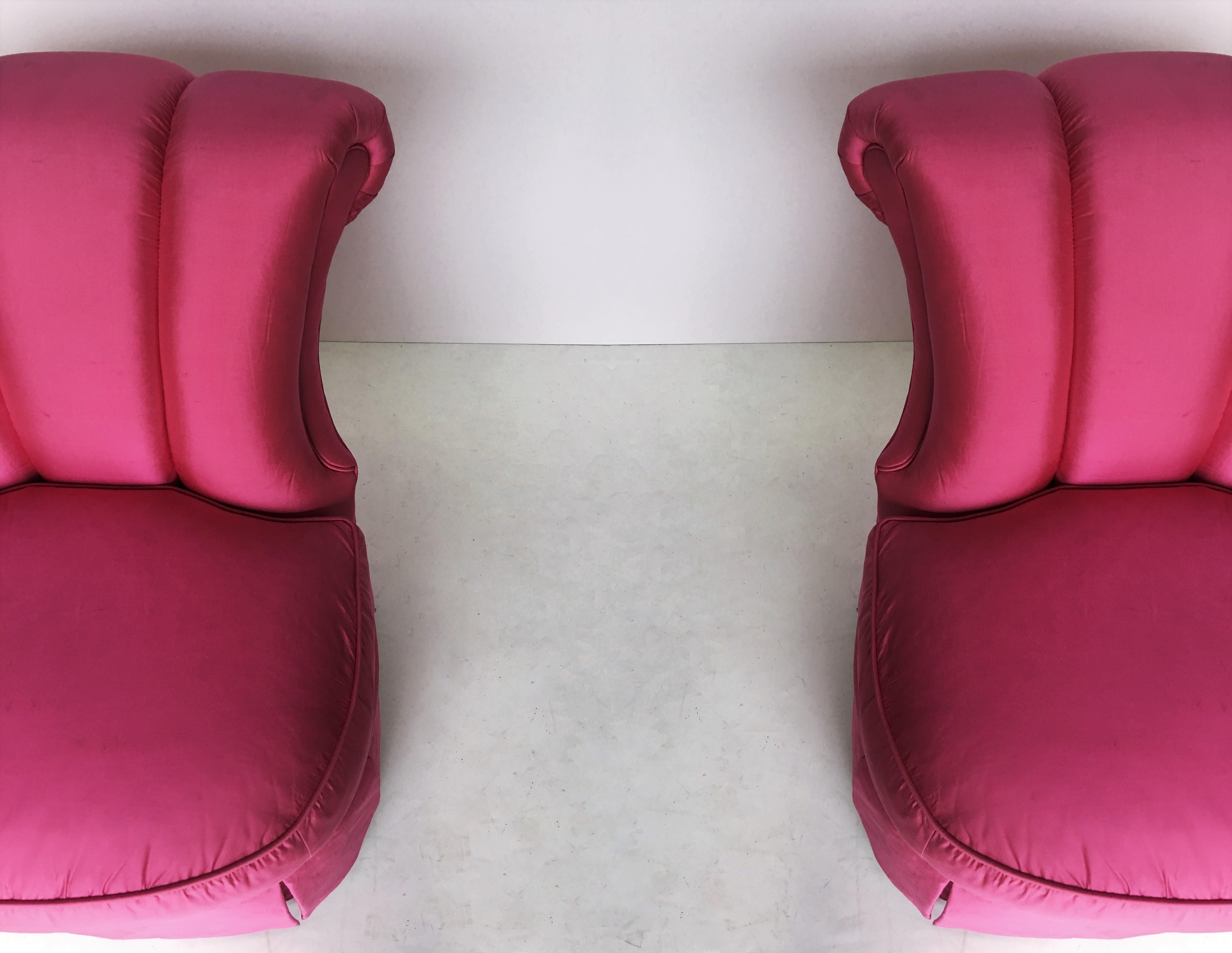 American Elegant Pair of Slipper Chairs in Pink Silk For Sale