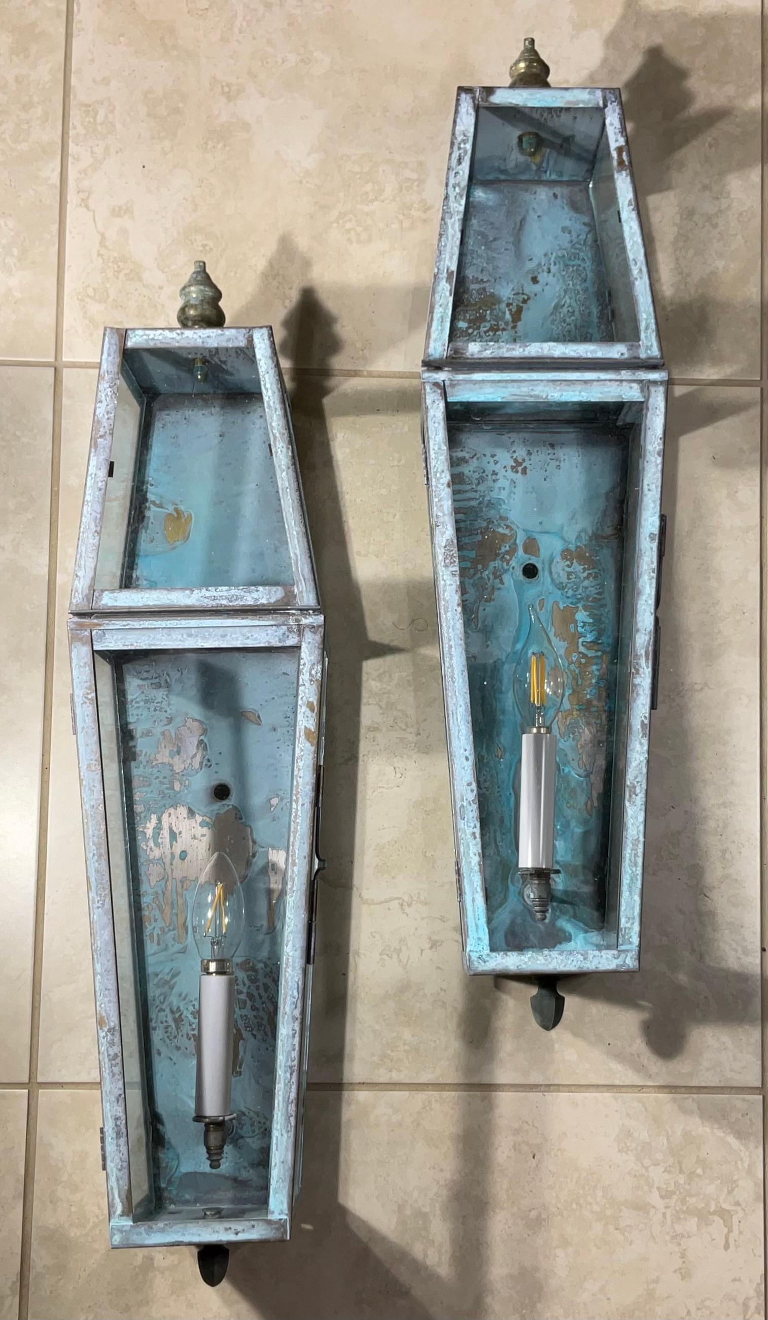 Elegant Pair of Solid Brass Wall-Mounted Lanterns   26”.5 h x 6” w x 6”.5 d For Sale 7
