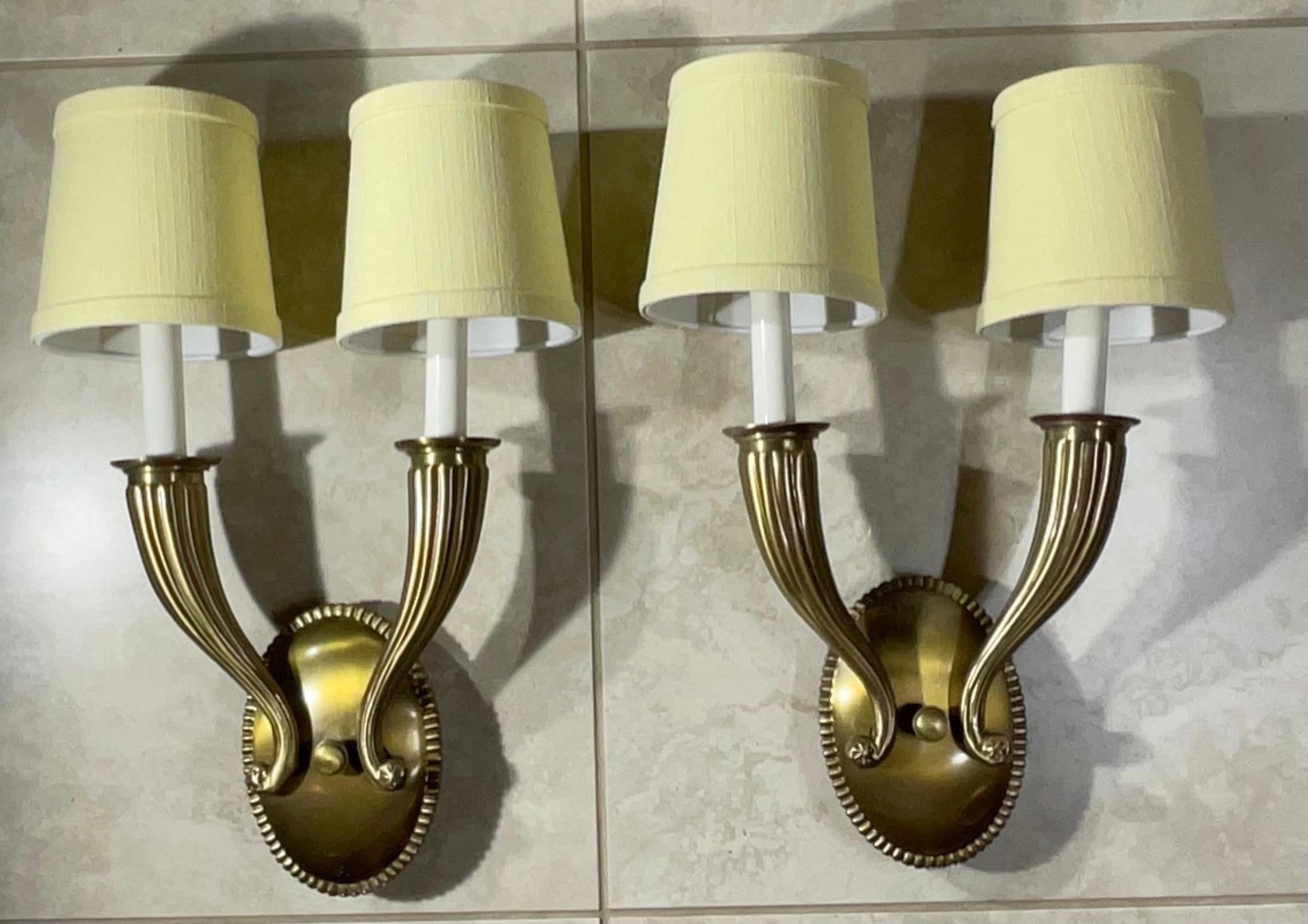 Americano Elegante coppia di lampade da parete in ottone massiccio, stile vintage Hollywood Regency in vendita