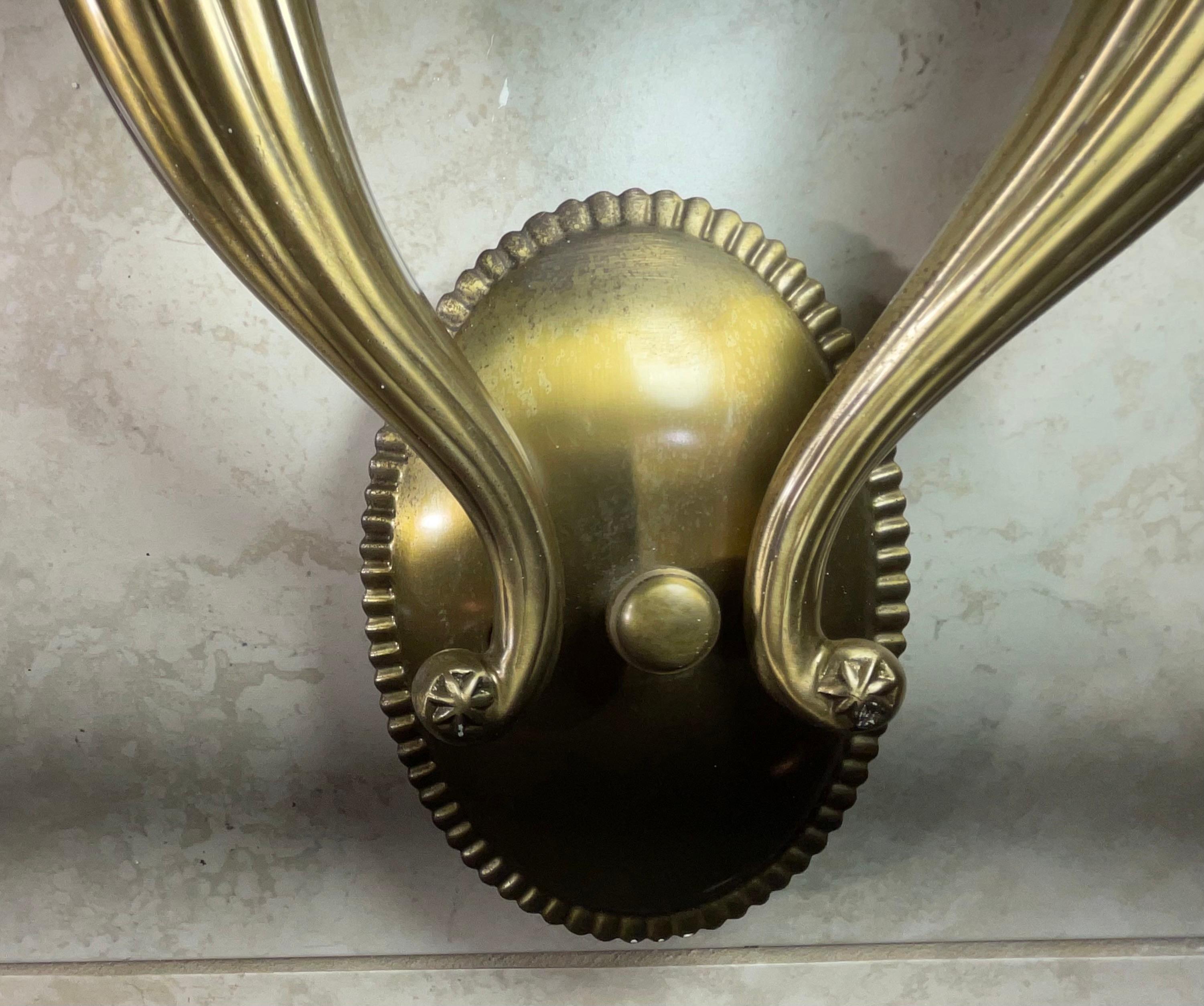 Ottone Elegante coppia di lampade da parete in ottone massiccio, stile vintage Hollywood Regency in vendita