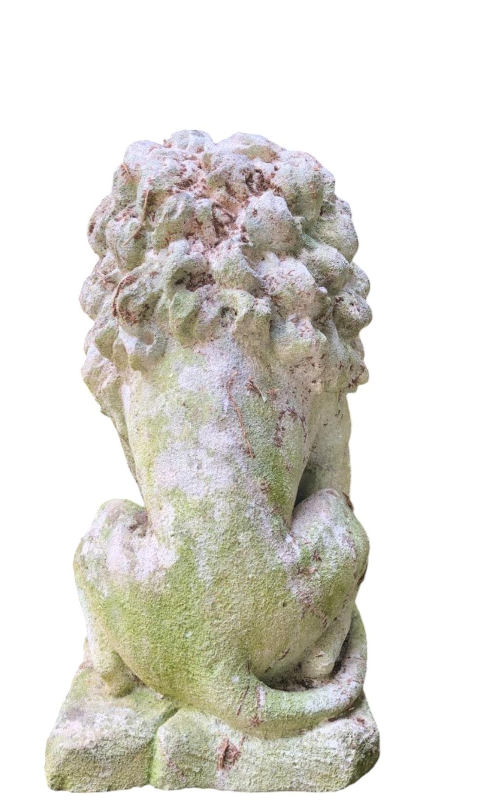 Elegante pareja de leones de piedra en Bueno estado para la venta en Madrid, ES