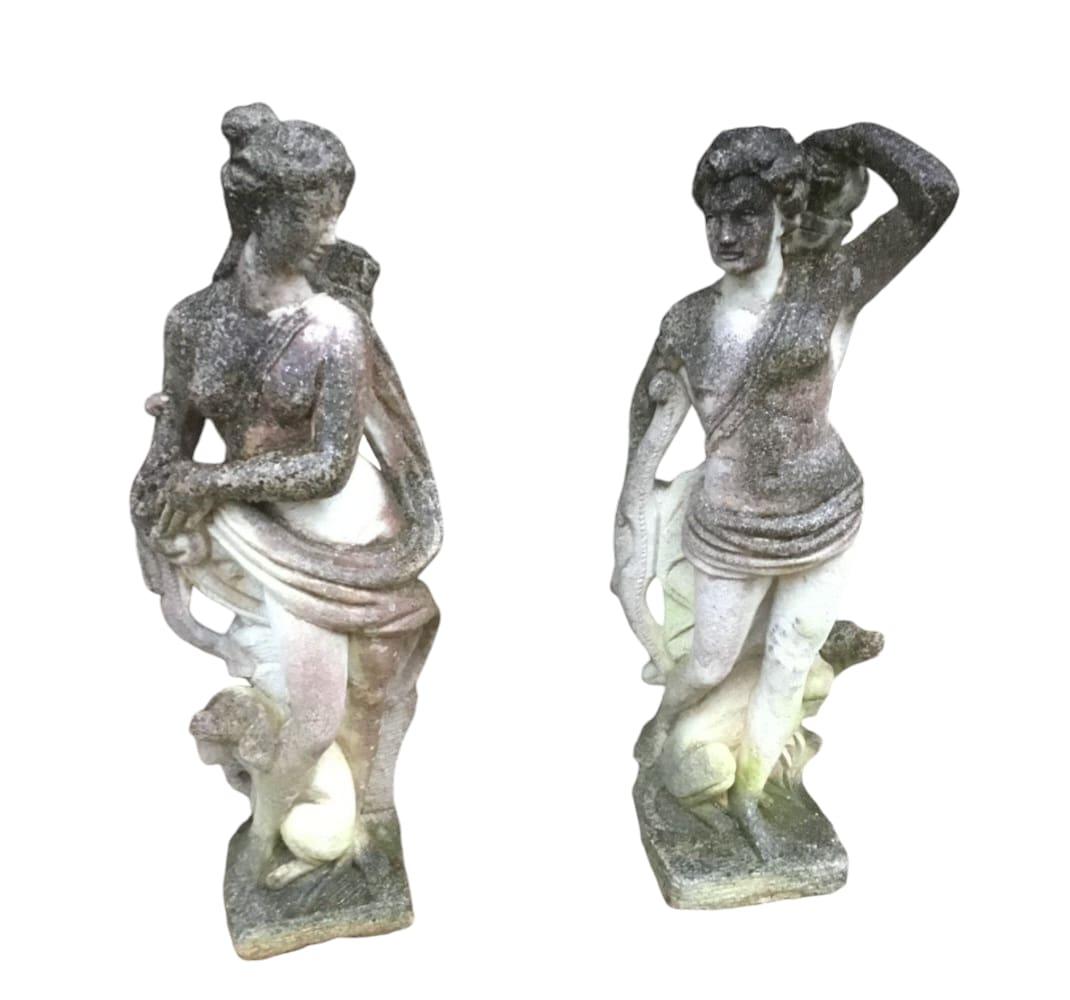 Élégante paire de sculptures en pierre en vente 7
