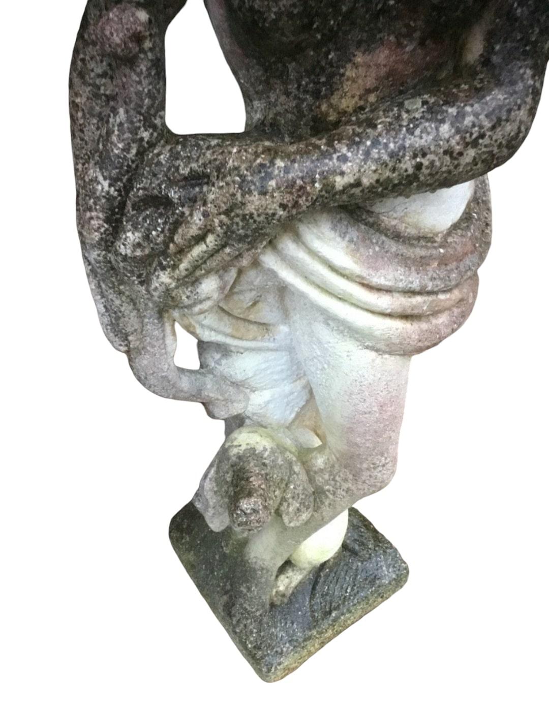 Élégante paire de sculptures en pierre en vente 2