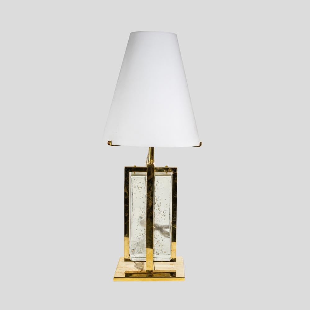 Contemporary Elegant Pair of Table Lamps Italian Design 2000 Murano Glass Clear, Brass For Sale