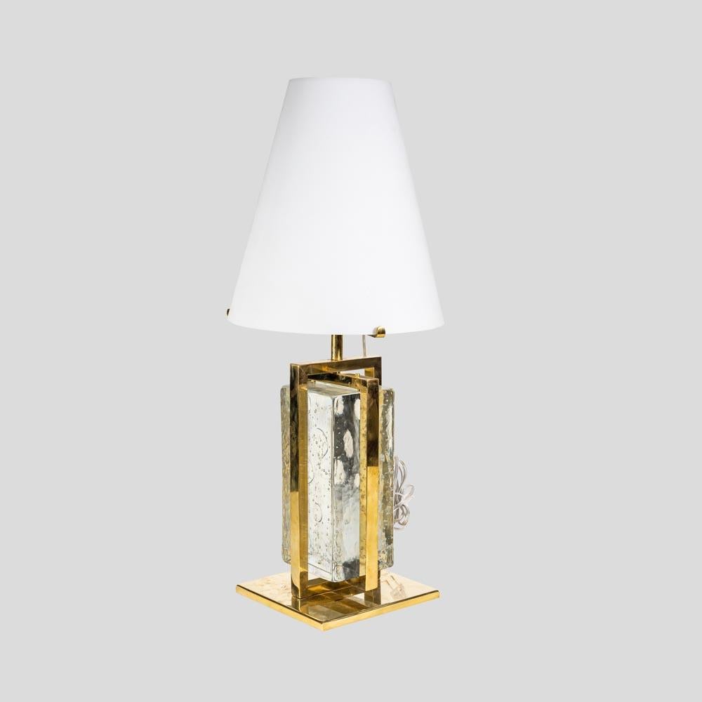 Elegant Pair of Table Lamps Italian Design 2000 Murano Glass Clear, Brass For Sale 1