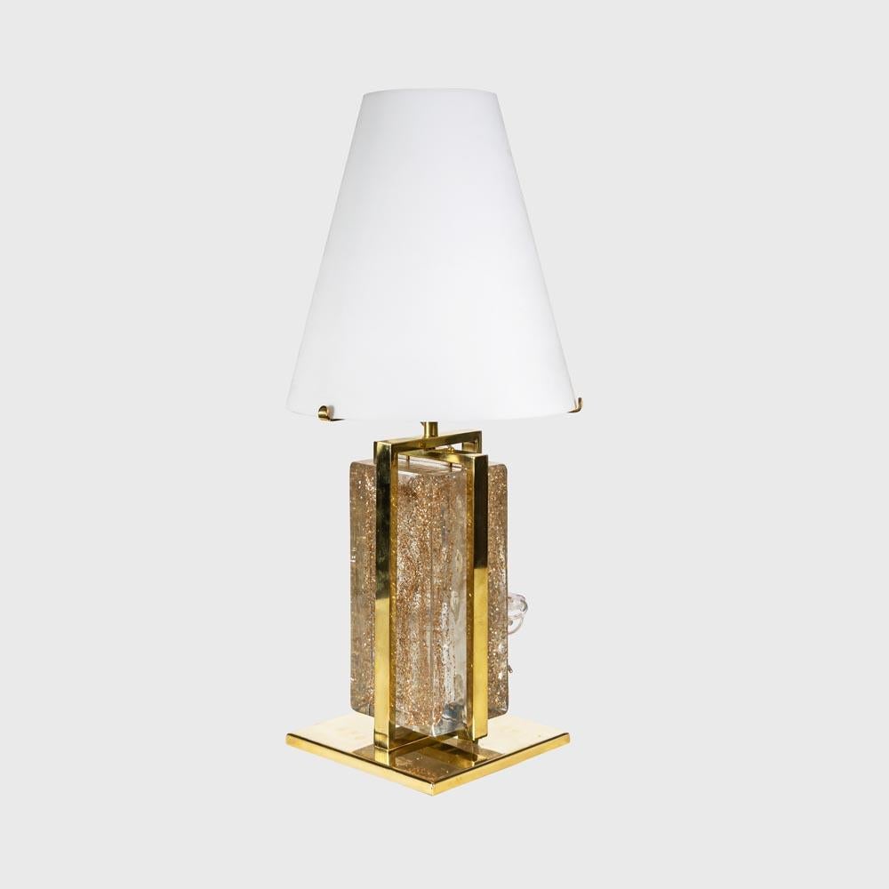Modern Elegant Pair of Table Lamps Italian Design 2000 Murano Glass Clear Gold, Brass For Sale