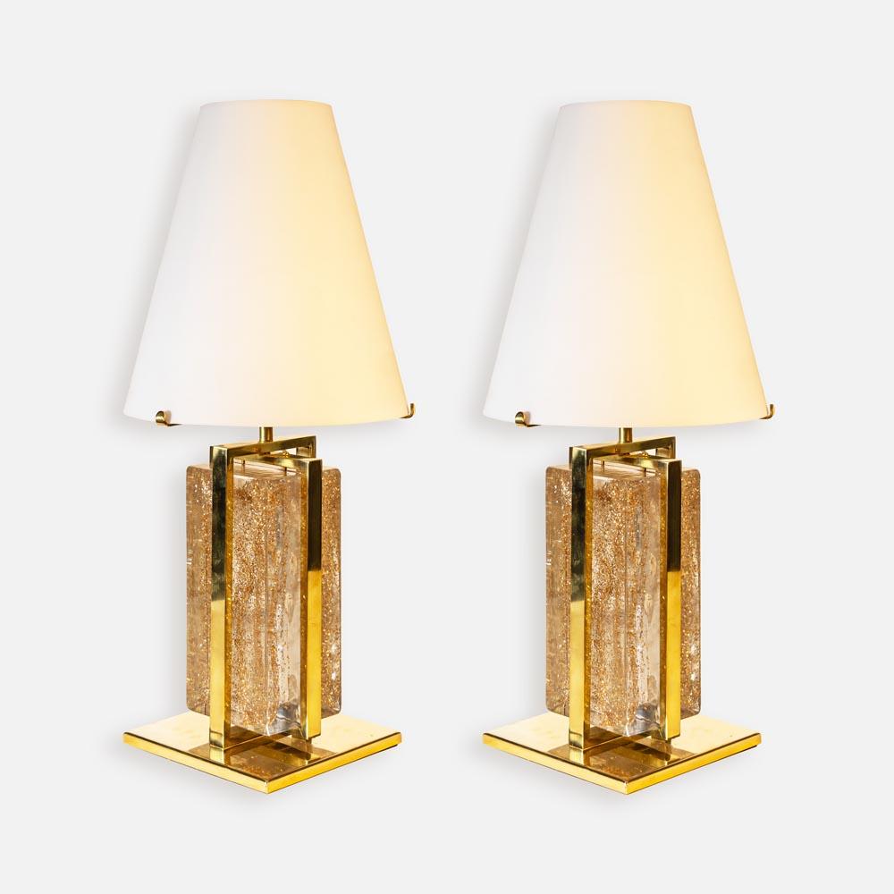 Elegant Pair of Table Lamps Italian Design 2000 Murano Glass Clear Gold, Brass For Sale 1