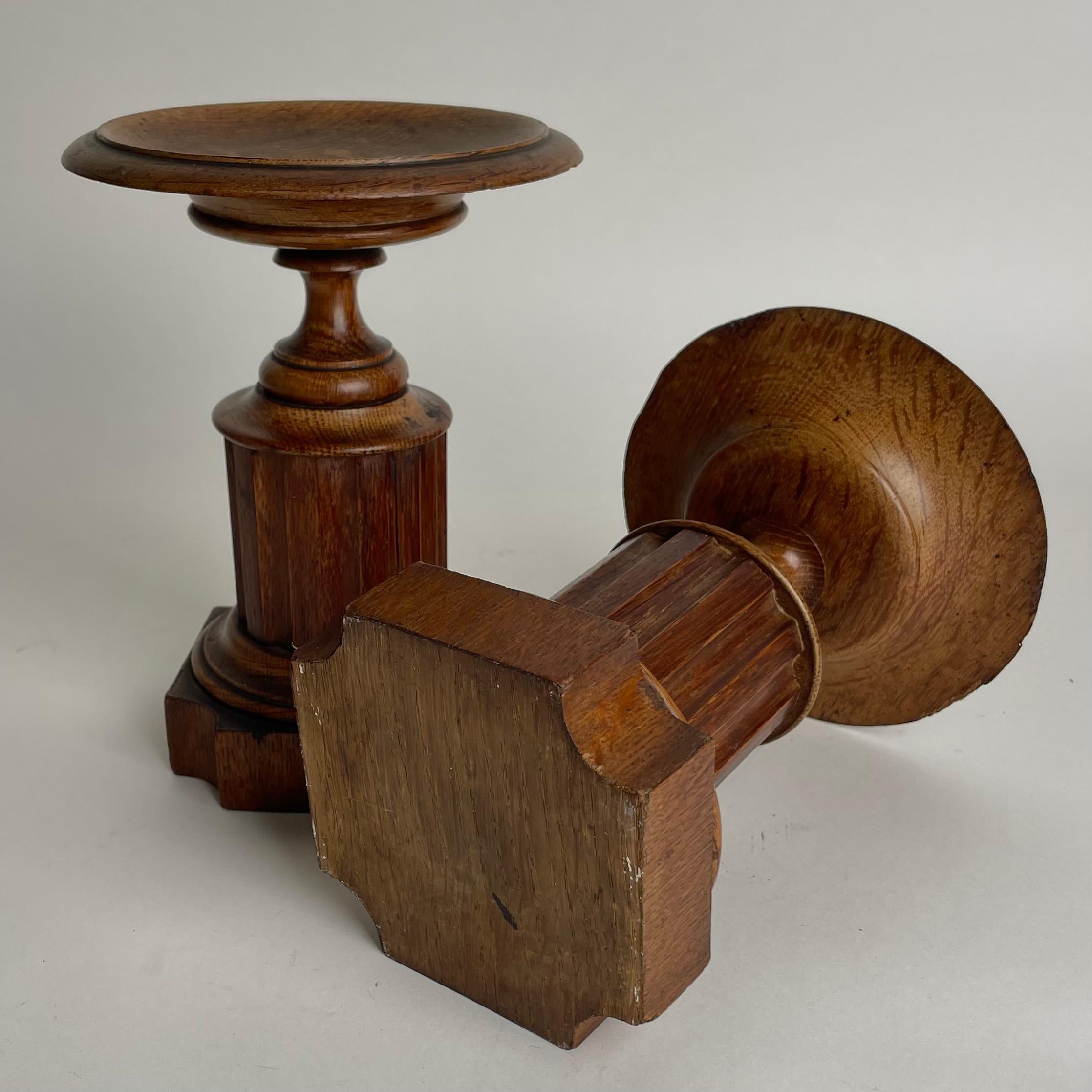 Elegante coppia di tazze in Oak del XIX secolo in stile classico in vendita 1