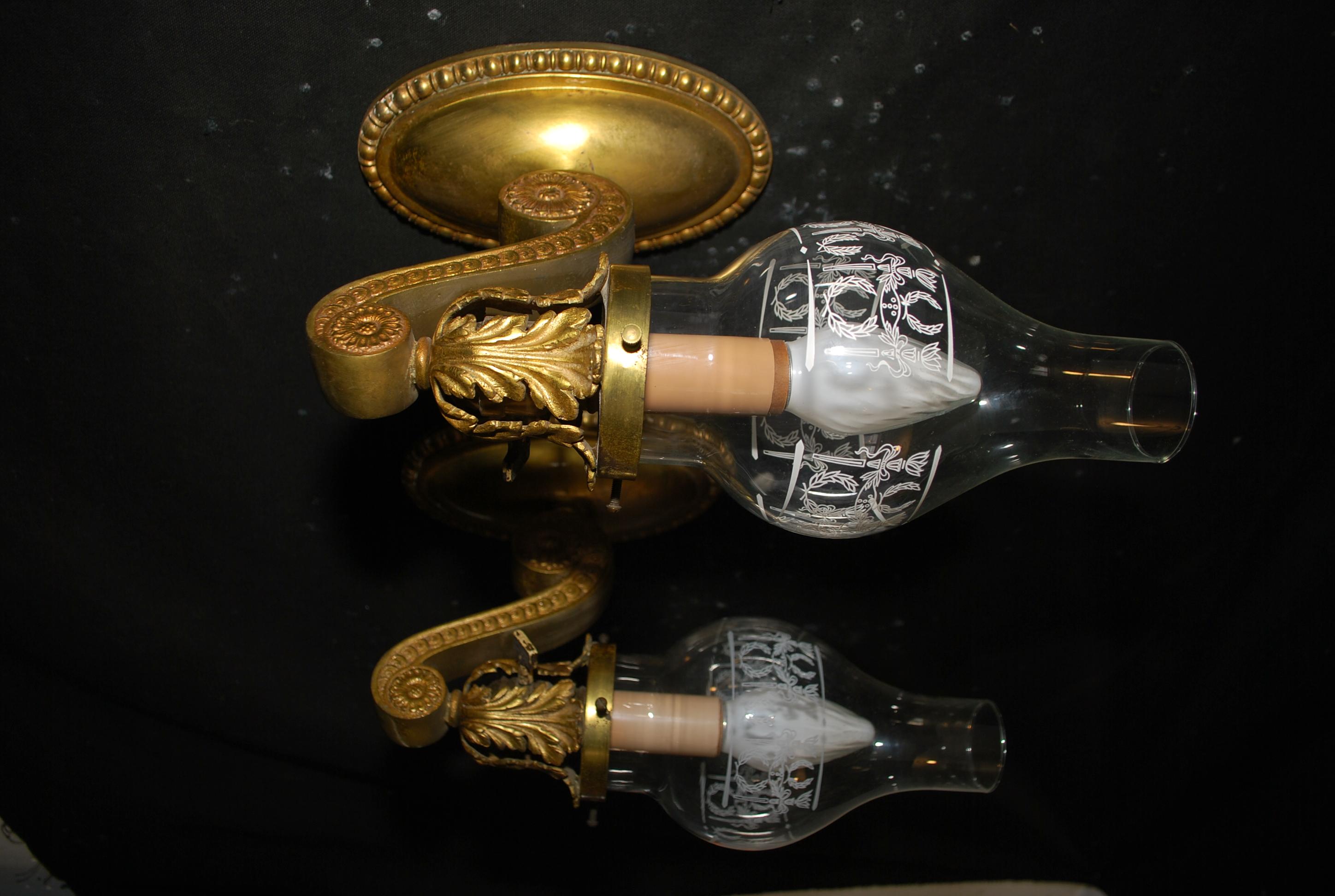 Elegant Pair of Turn of the Century Brass Sconces For Sale 2