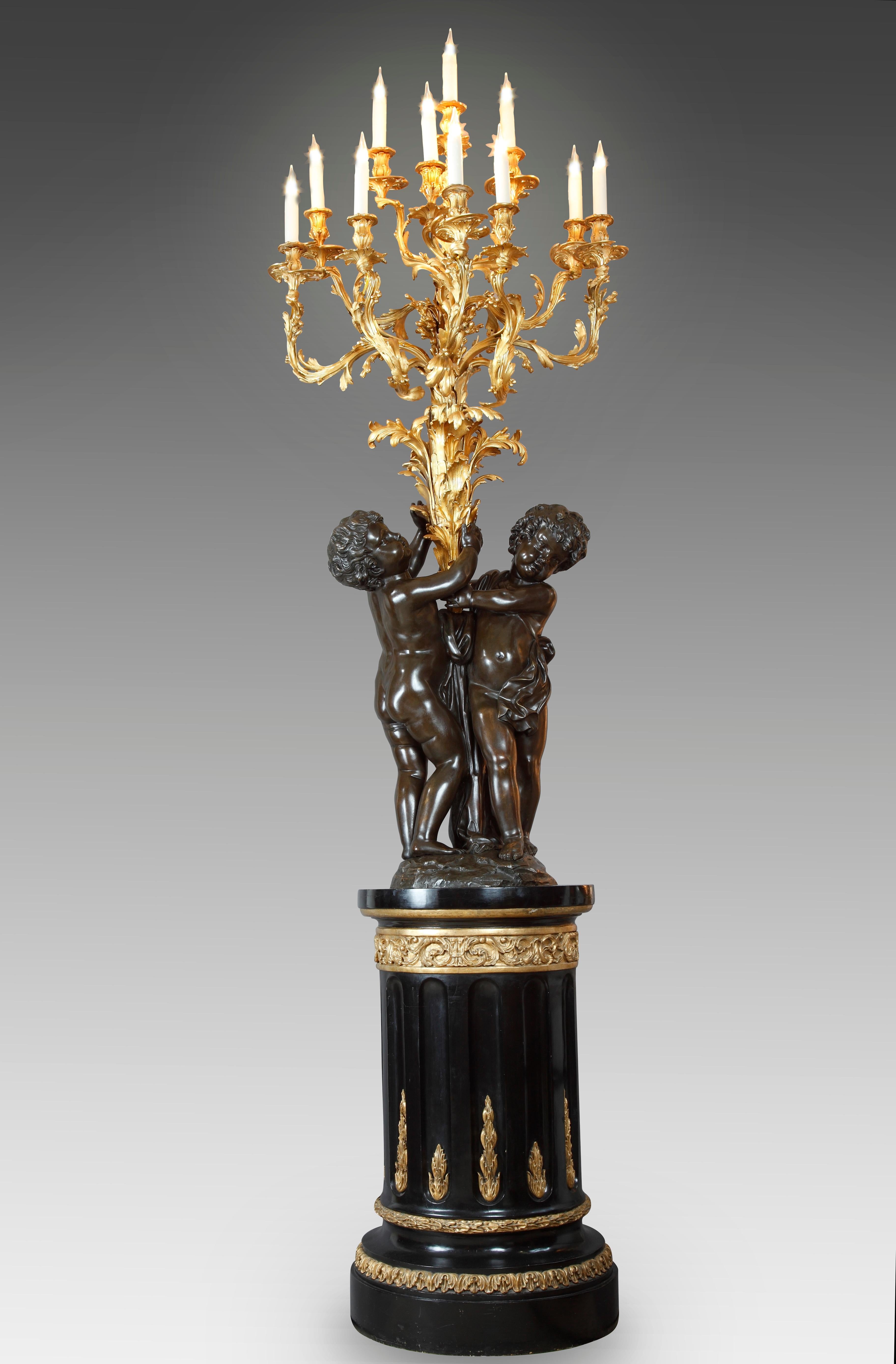 Paire de torchères Putti en bronze attribuée à v. Paillard, France, vers 1870 Bon état - En vente à PARIS, FR